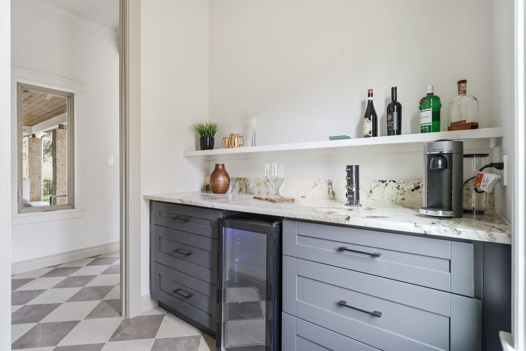 10259 Brangus Rd, Driftwood, TX 78619