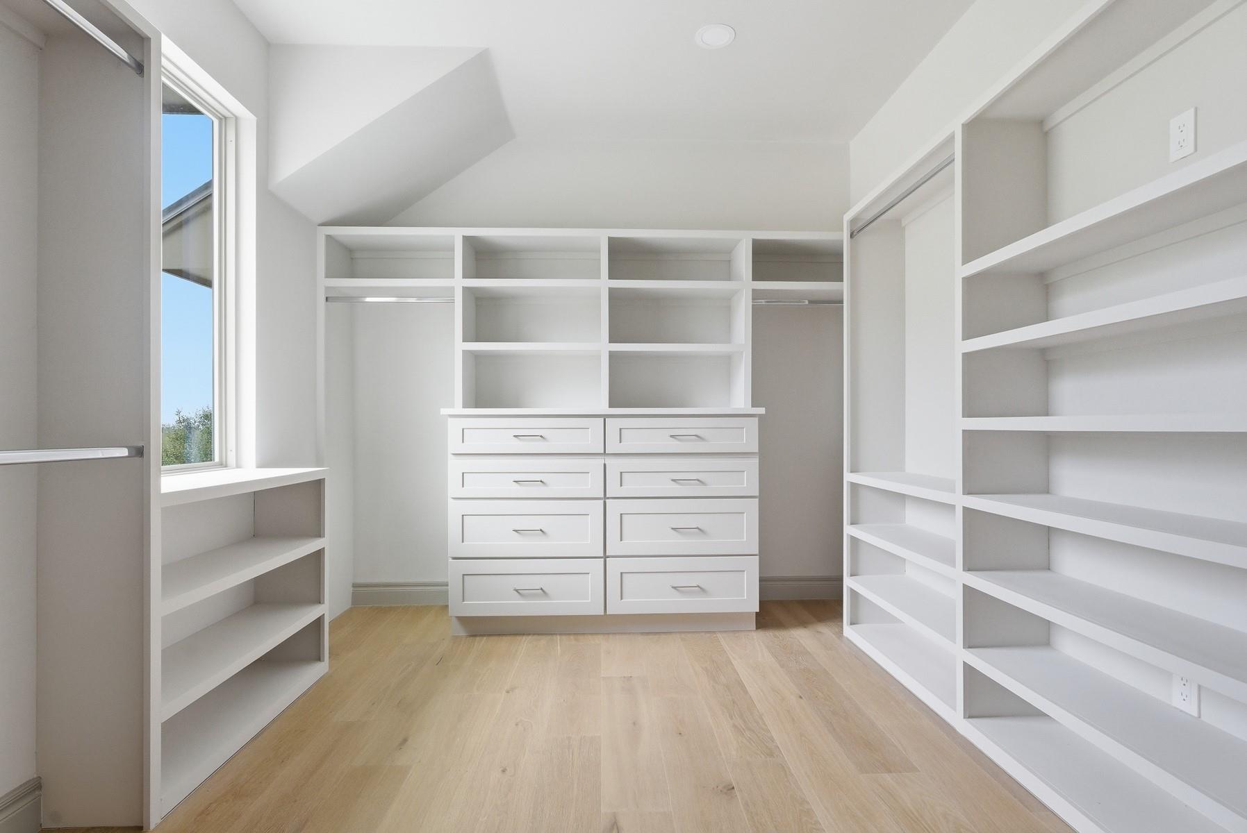 10259 Brangus Rd, Driftwood, TX 78619