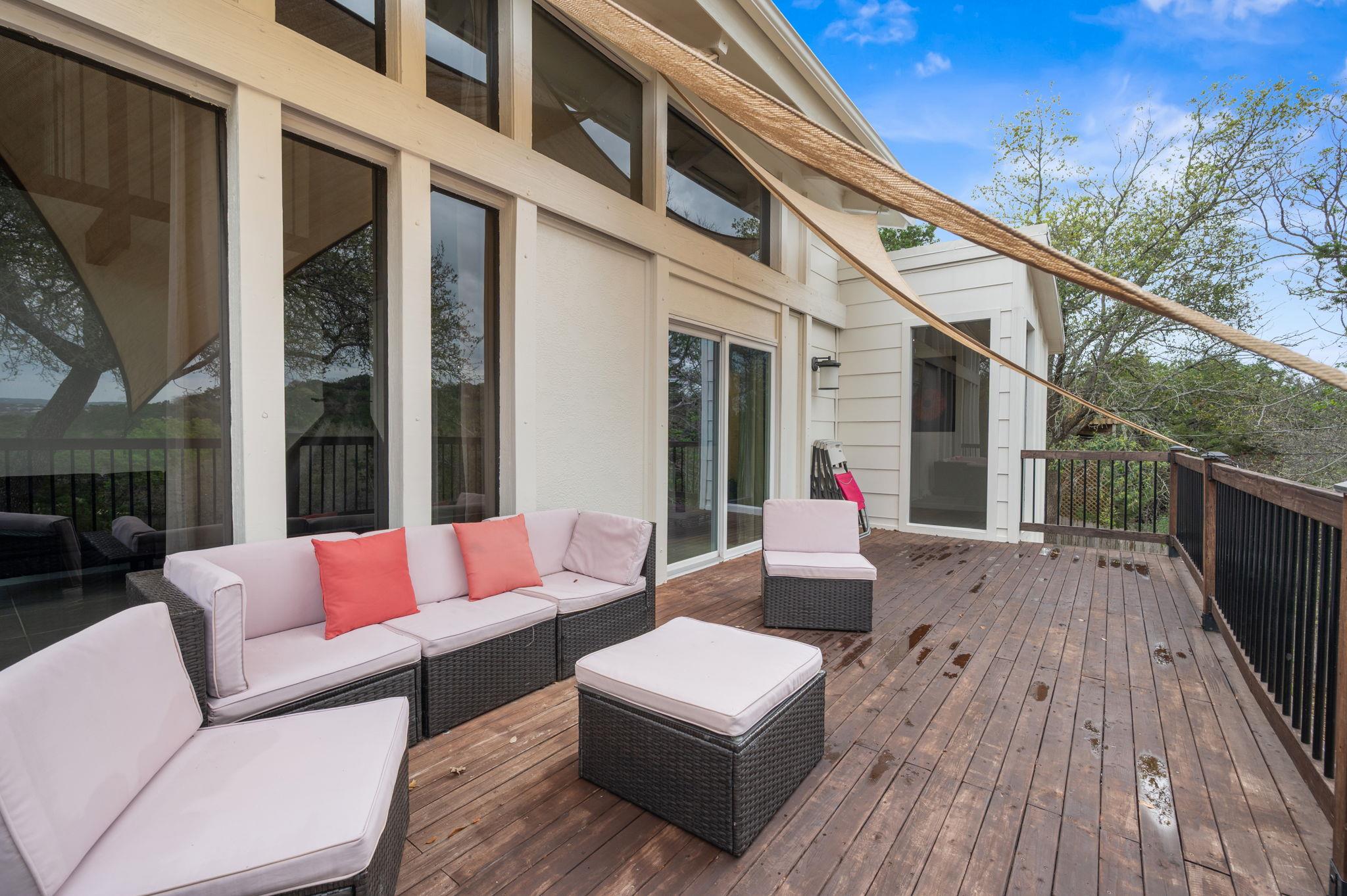 20904 Roundup Trl, Lago Vista, TX 78645