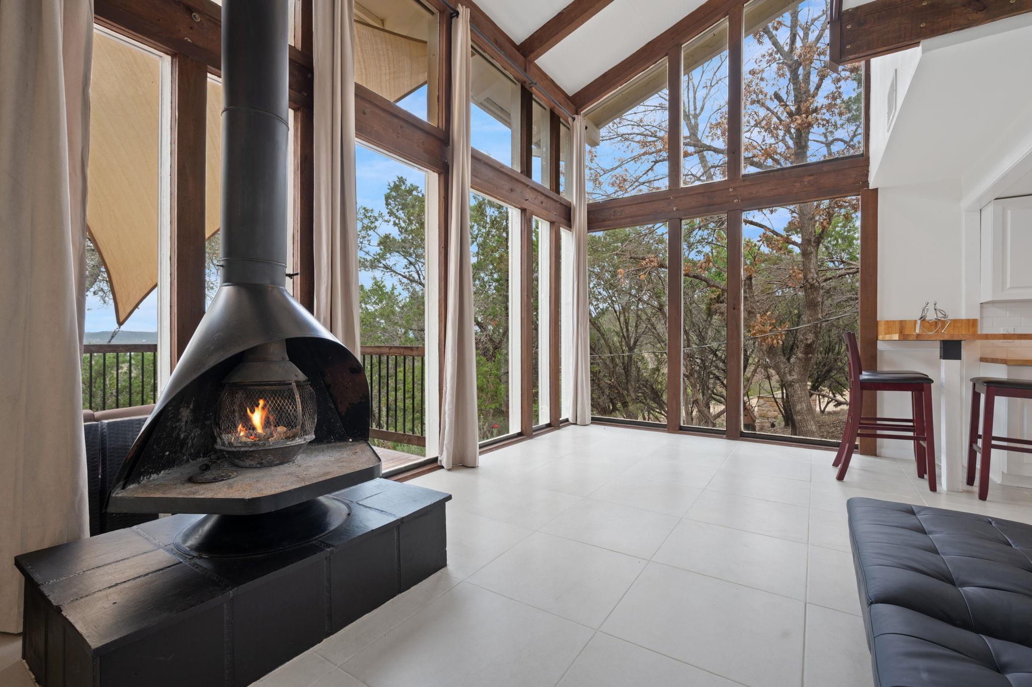 20904 Roundup Trl, Lago Vista, TX 78645