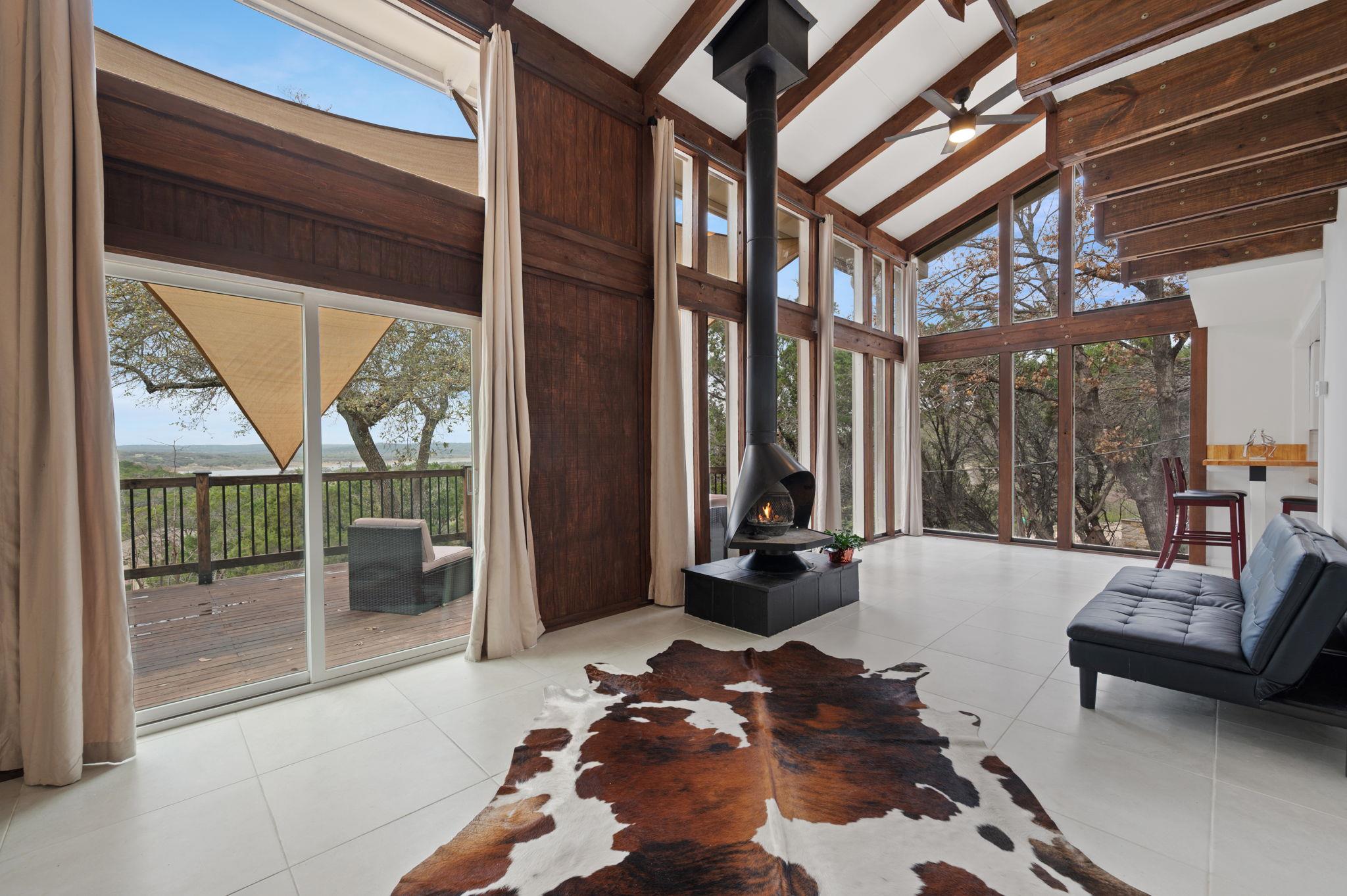 20904 Roundup Trl, Lago Vista, TX 78645