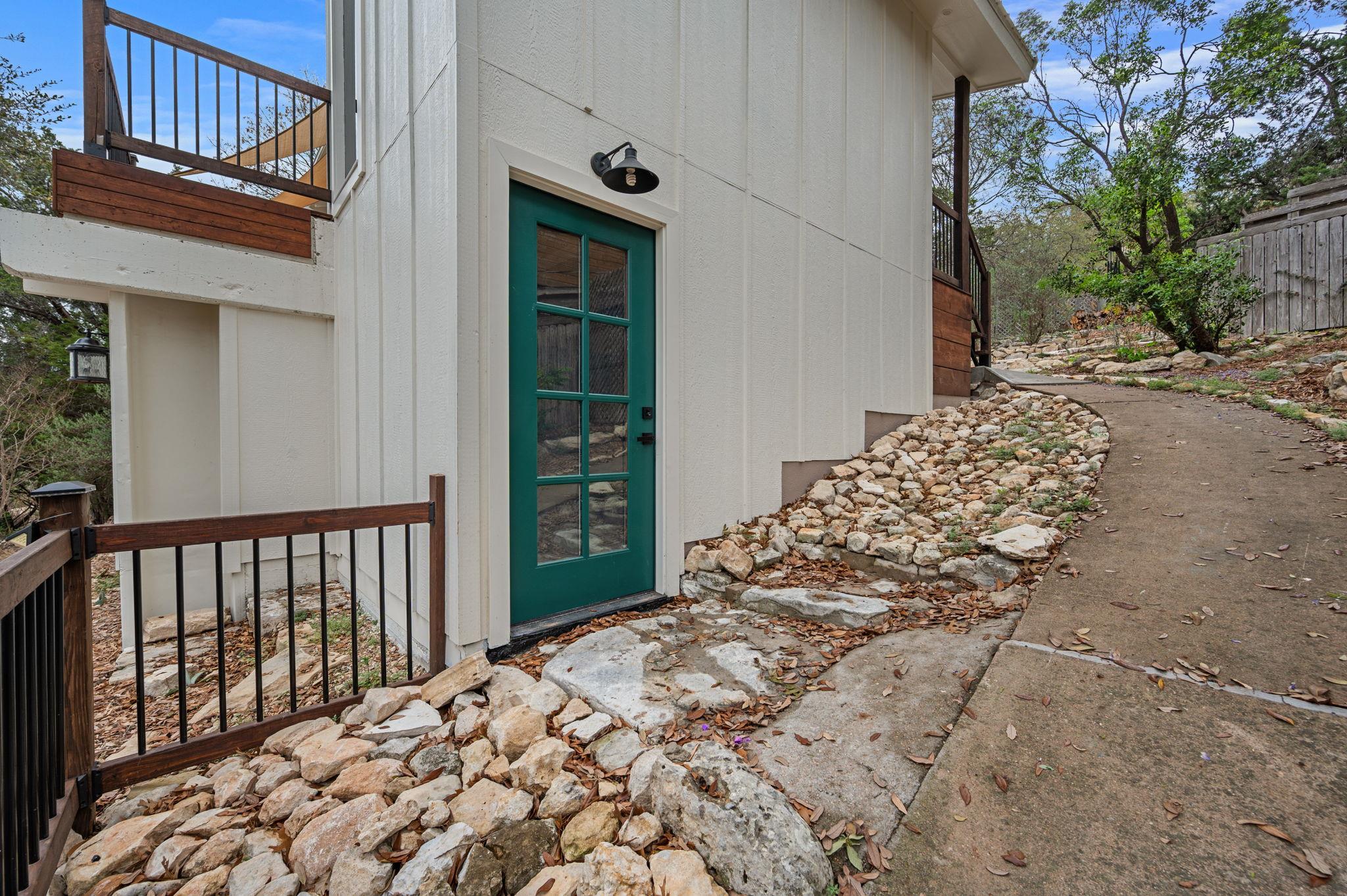 20904 Roundup Trl, Lago Vista, TX 78645