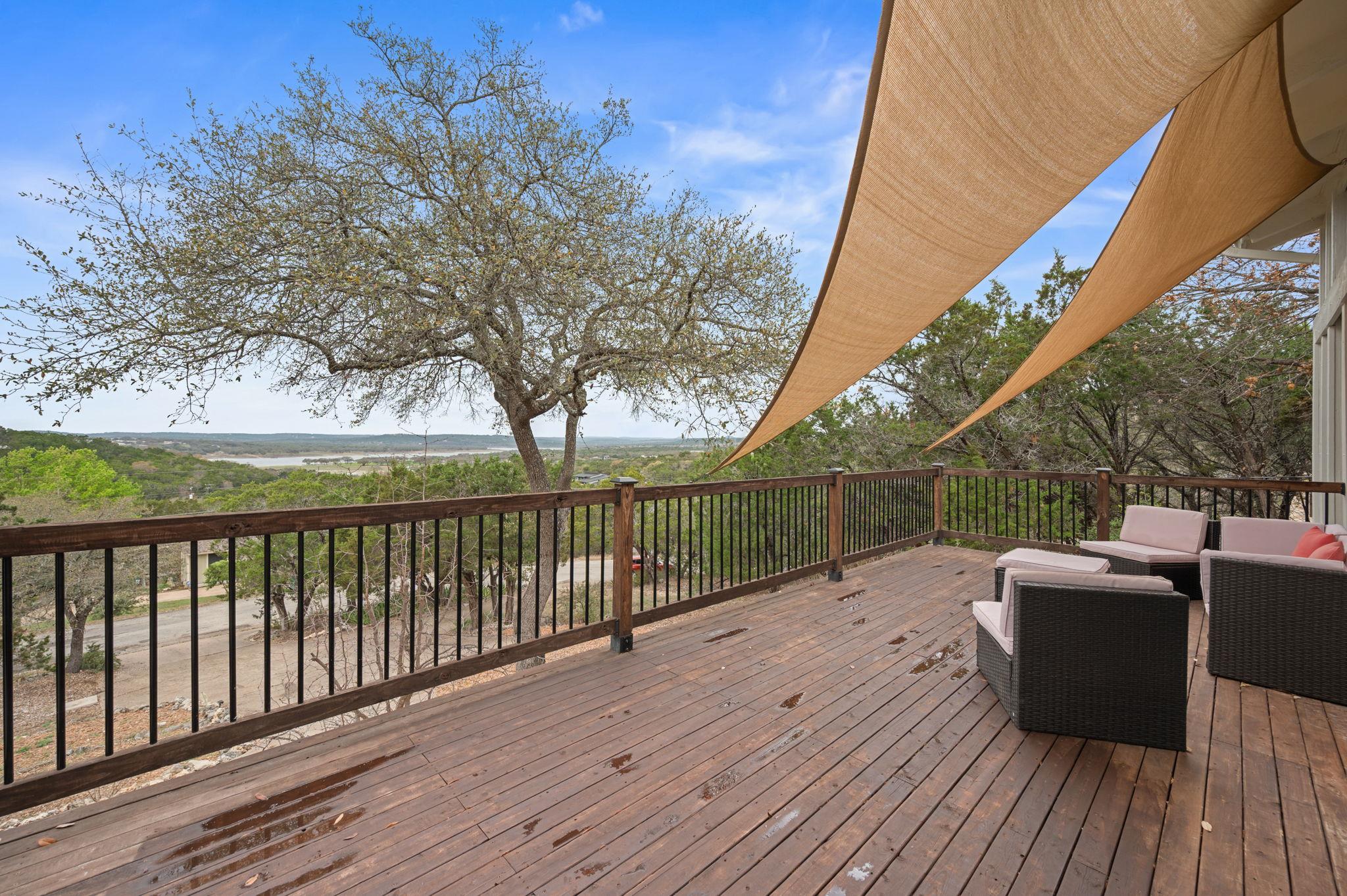 20904 Roundup Trl, Lago Vista, TX 78645