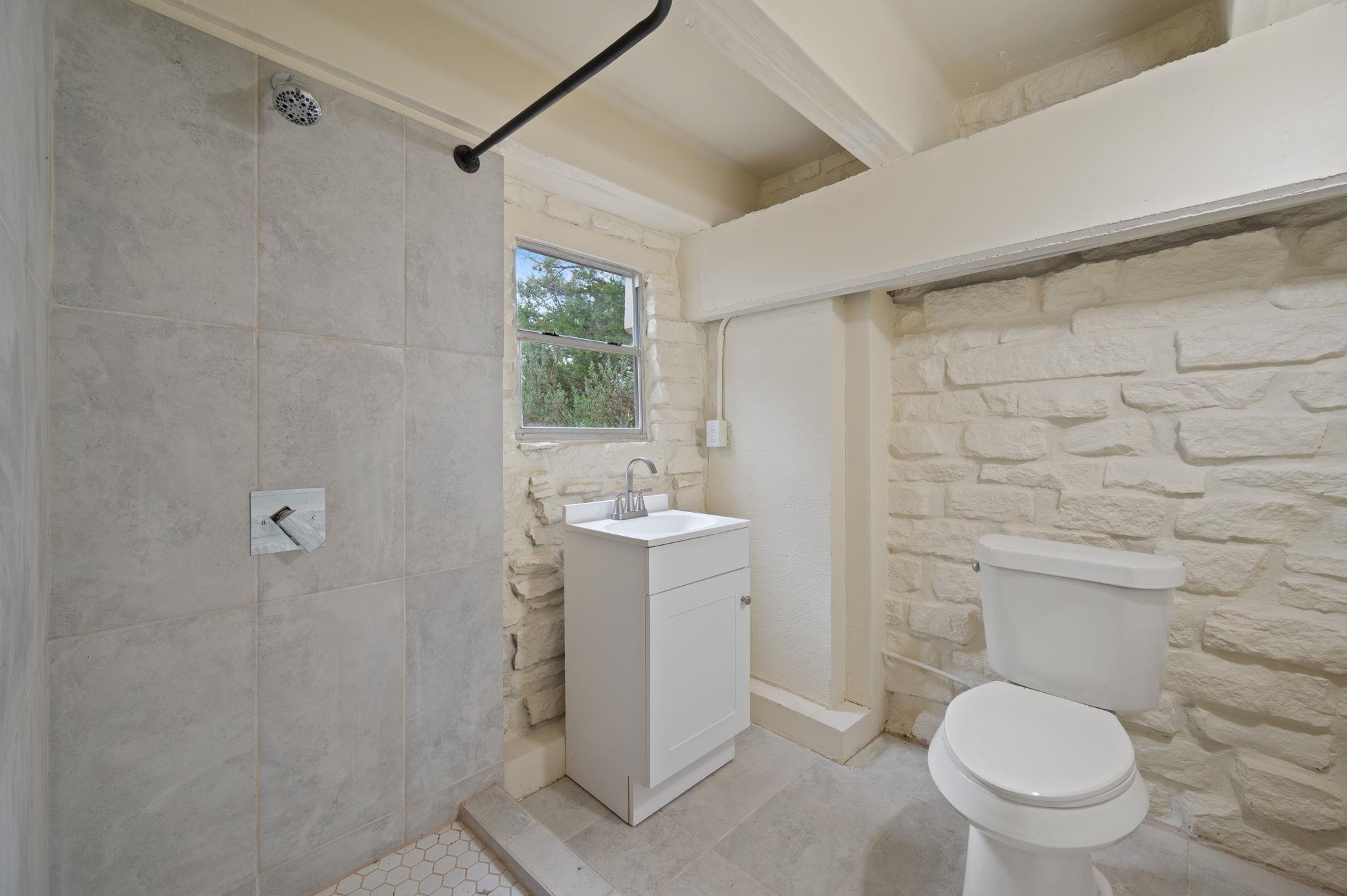 20904 Roundup Trl, Lago Vista, TX 78645