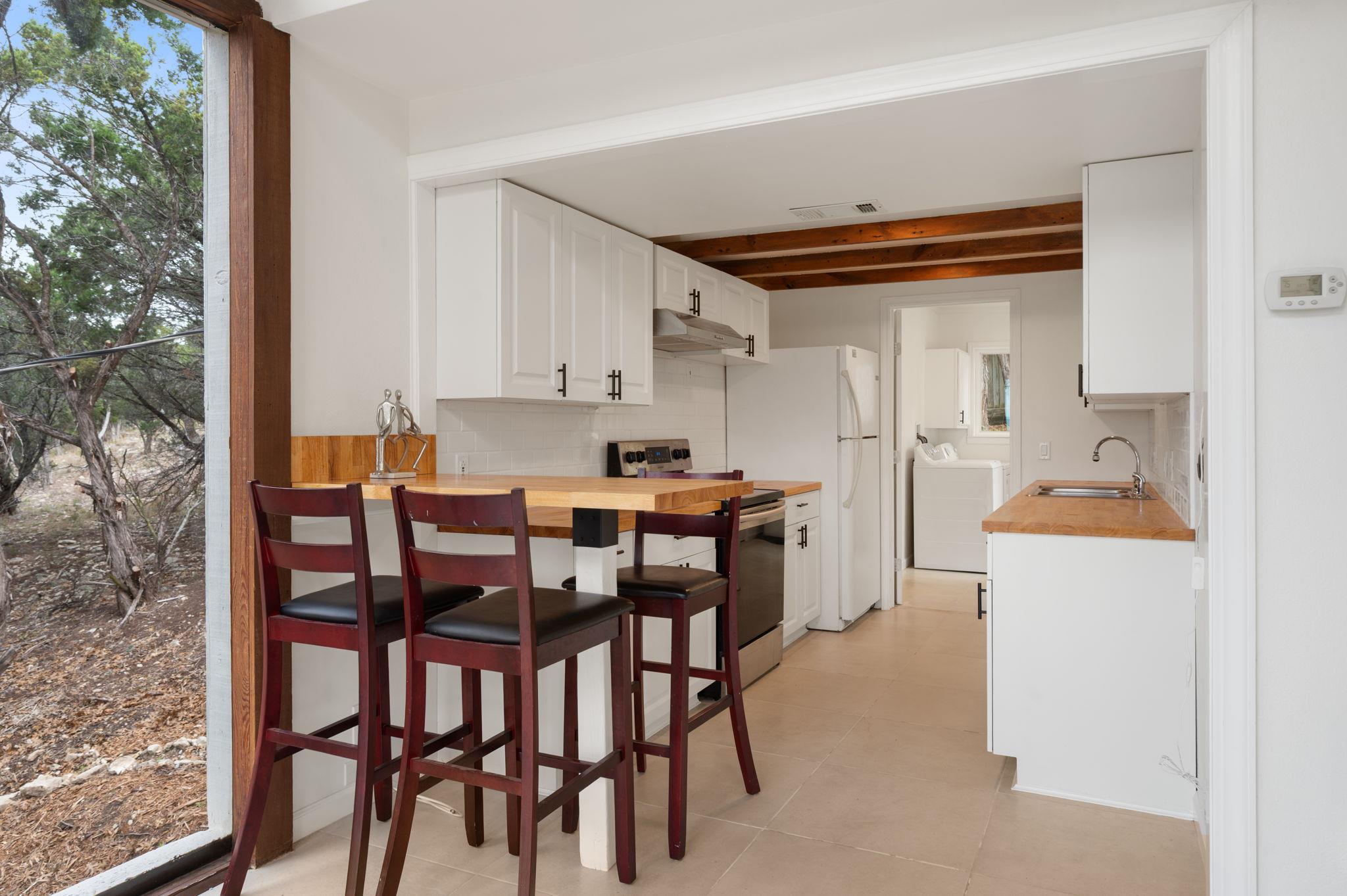 20904 Roundup Trl, Lago Vista, TX 78645