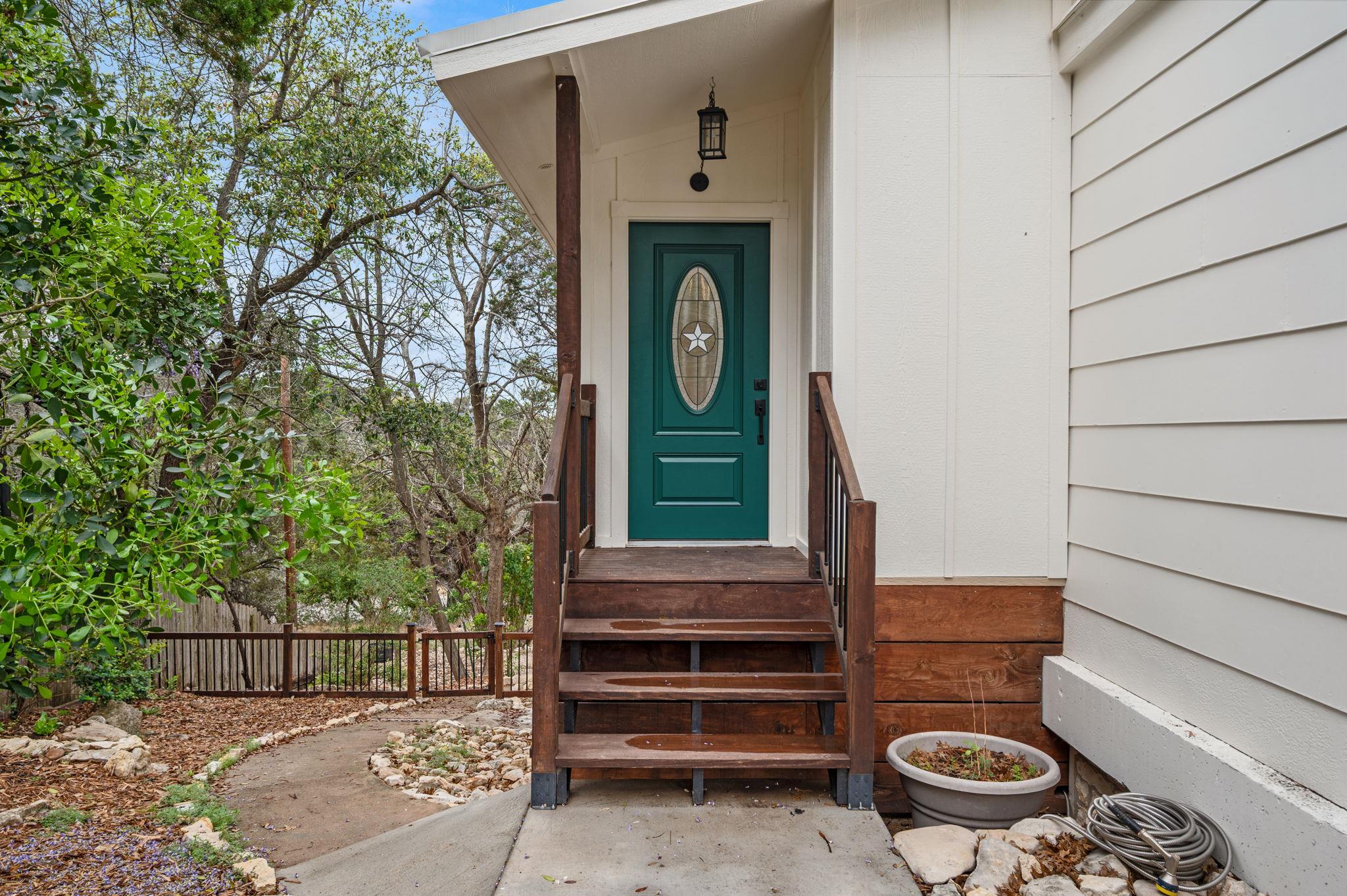 20904 Roundup Trl, Lago Vista, TX 78645