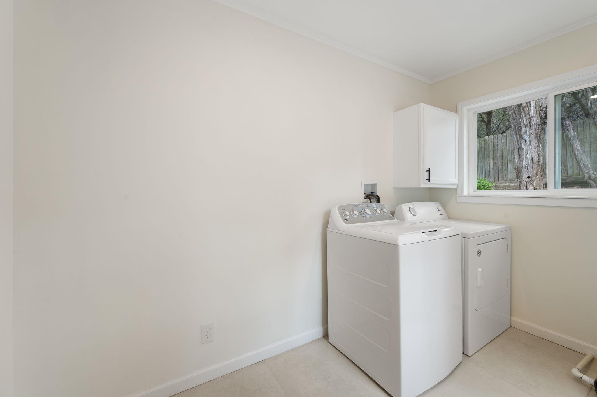 20904 Roundup Trl, Lago Vista, TX 78645