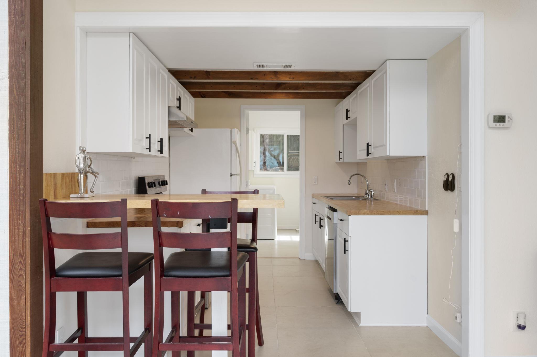 20904 Roundup Trl, Lago Vista, TX 78645