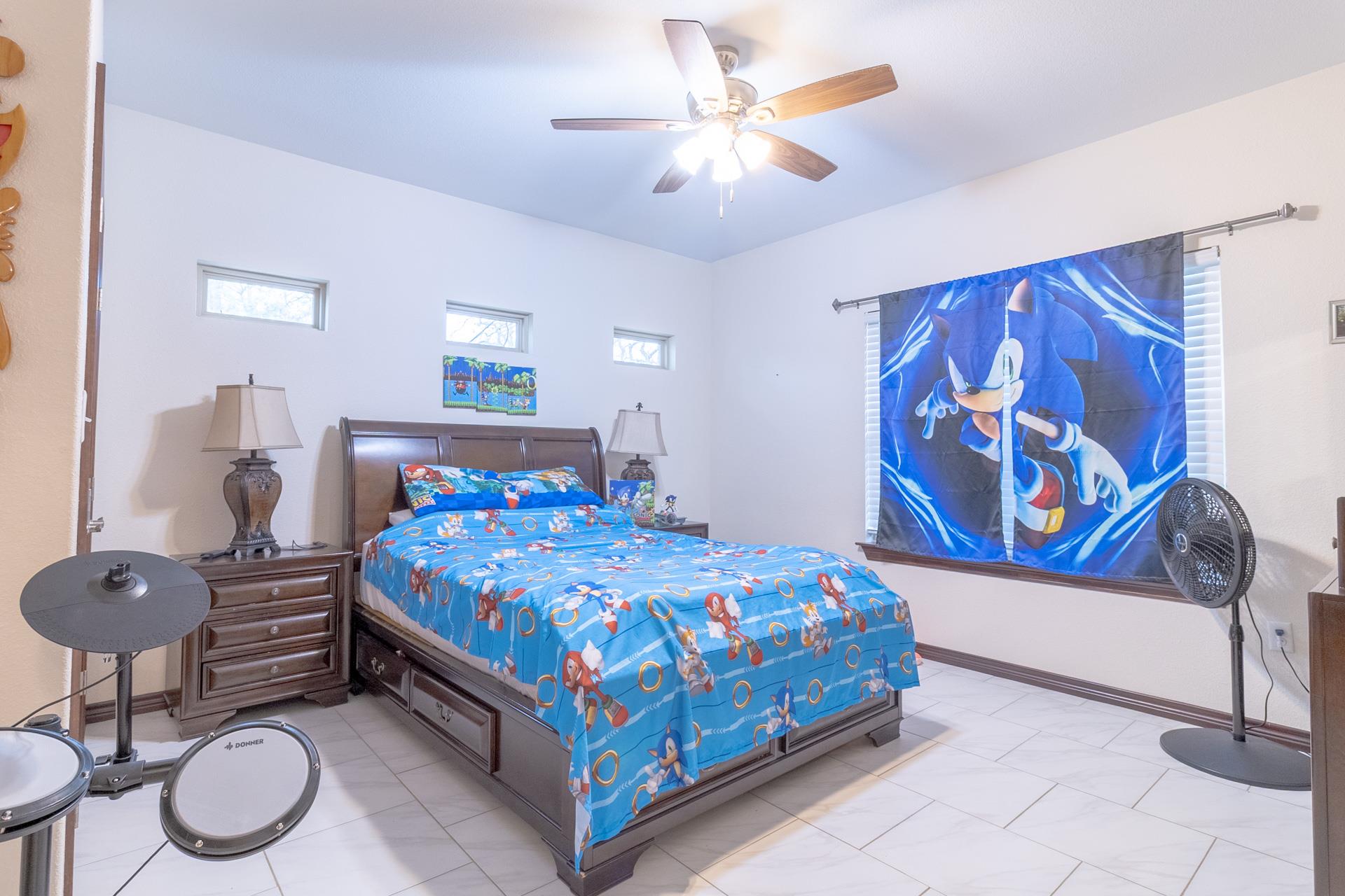 319 Lonesome Dove Dr, Cedar Creek, TX 78612