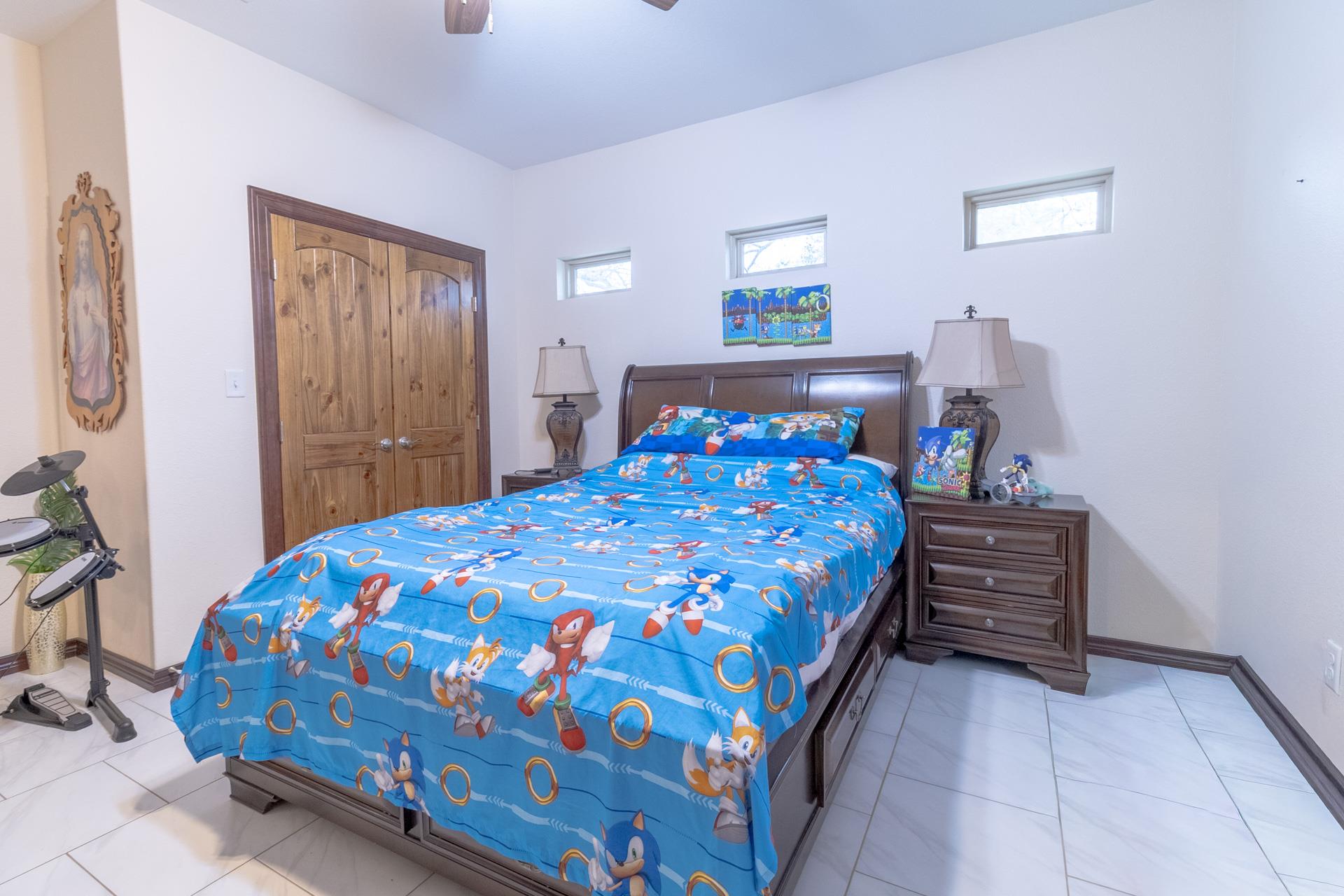 319 Lonesome Dove Dr, Cedar Creek, TX 78612