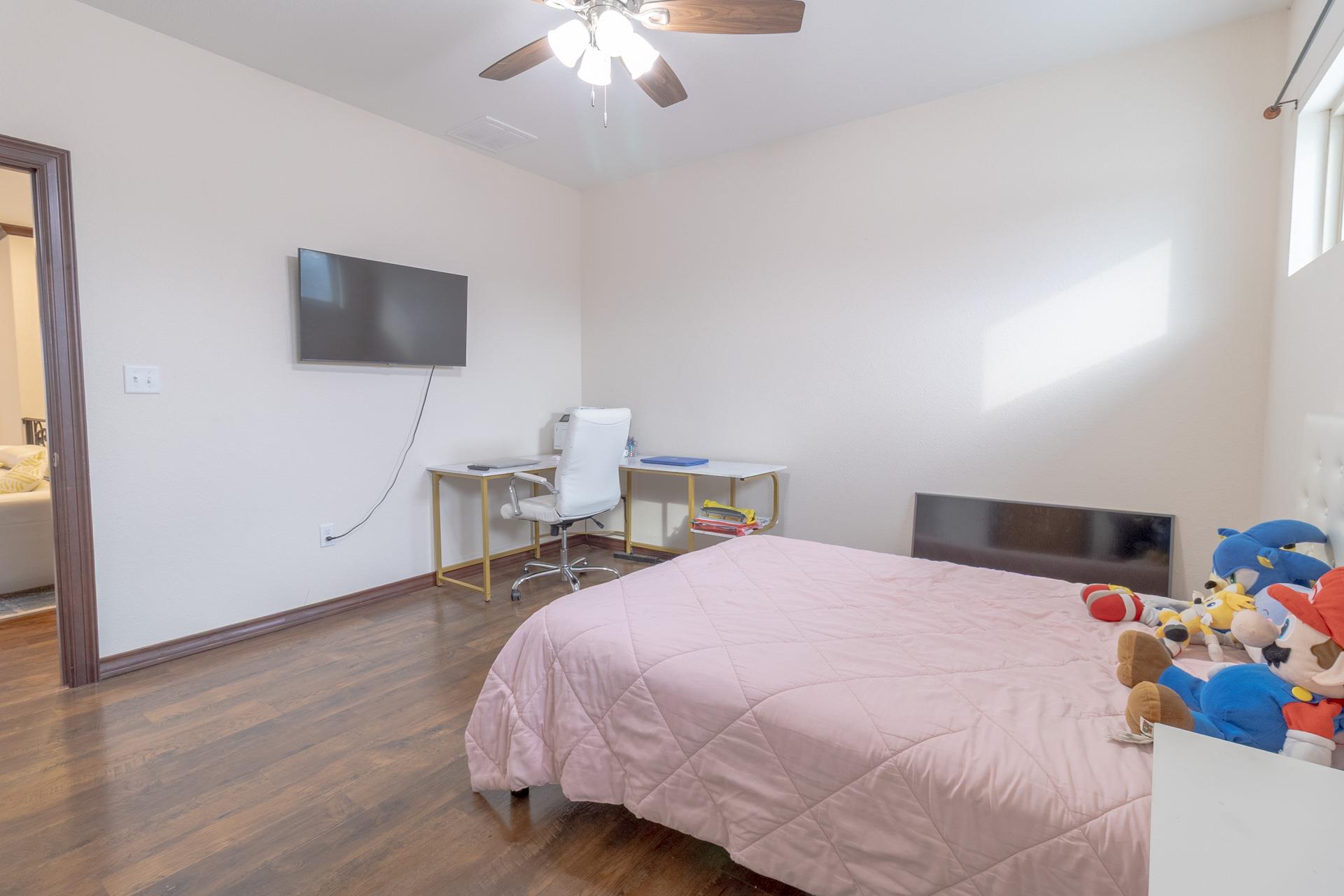 319 Lonesome Dove Dr, Cedar Creek, TX 78612