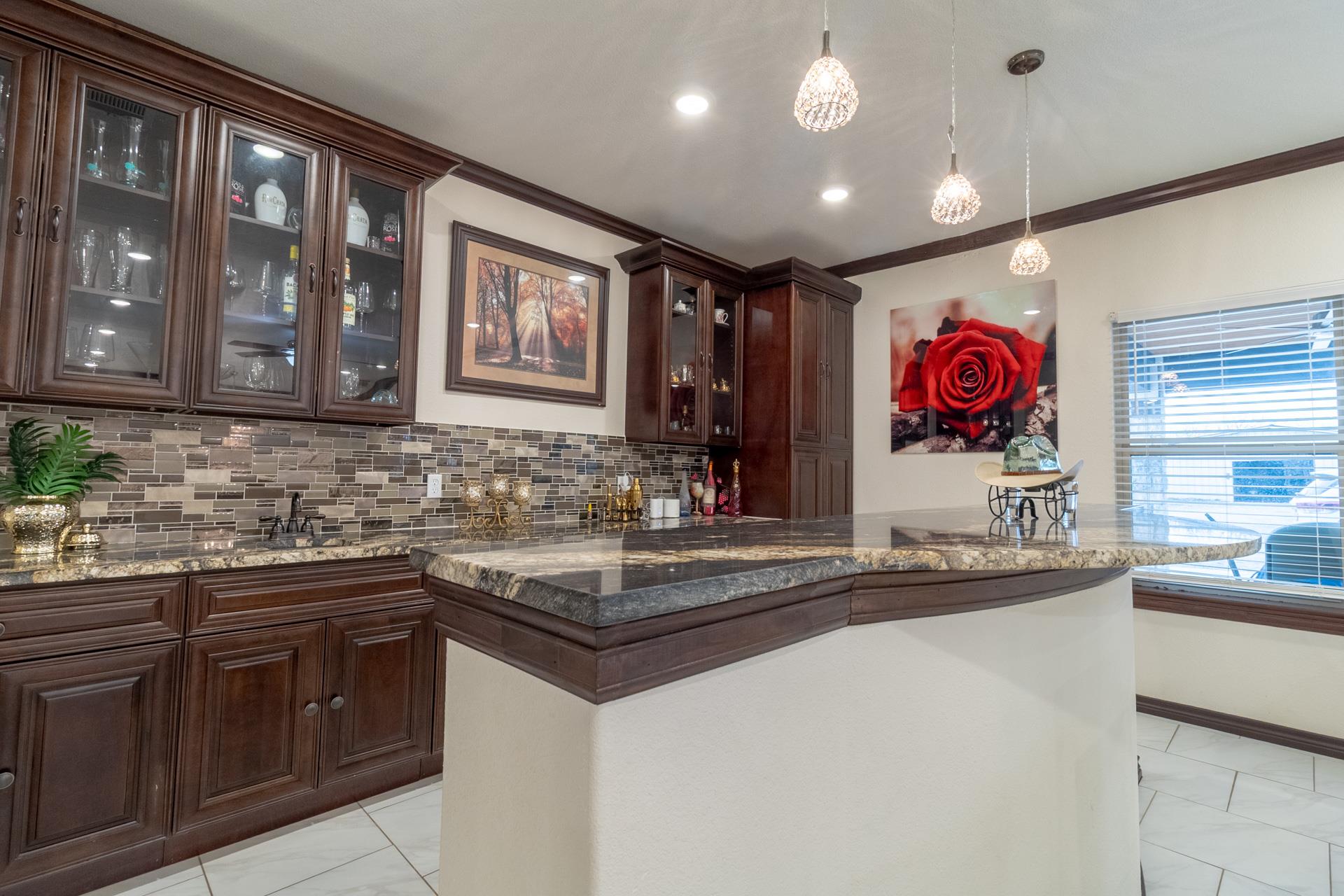 319 Lonesome Dove Dr, Cedar Creek, TX 78612