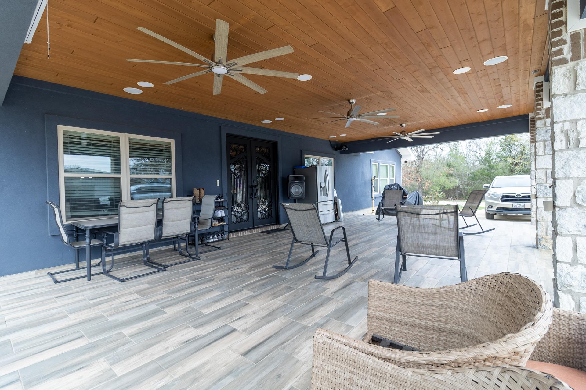 319 Lonesome Dove Dr, Cedar Creek, TX 78612