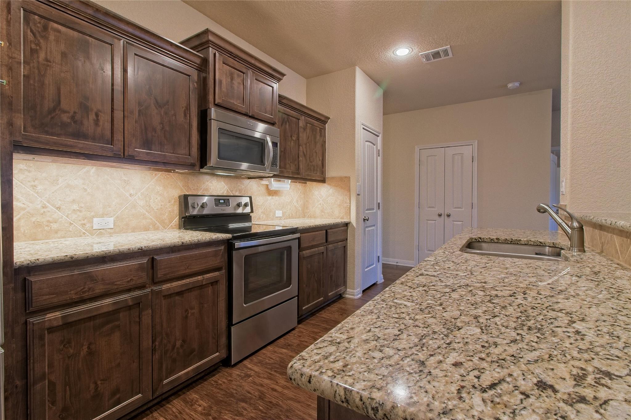 713 Hedgewood Dr, Georgetown, TX 78628