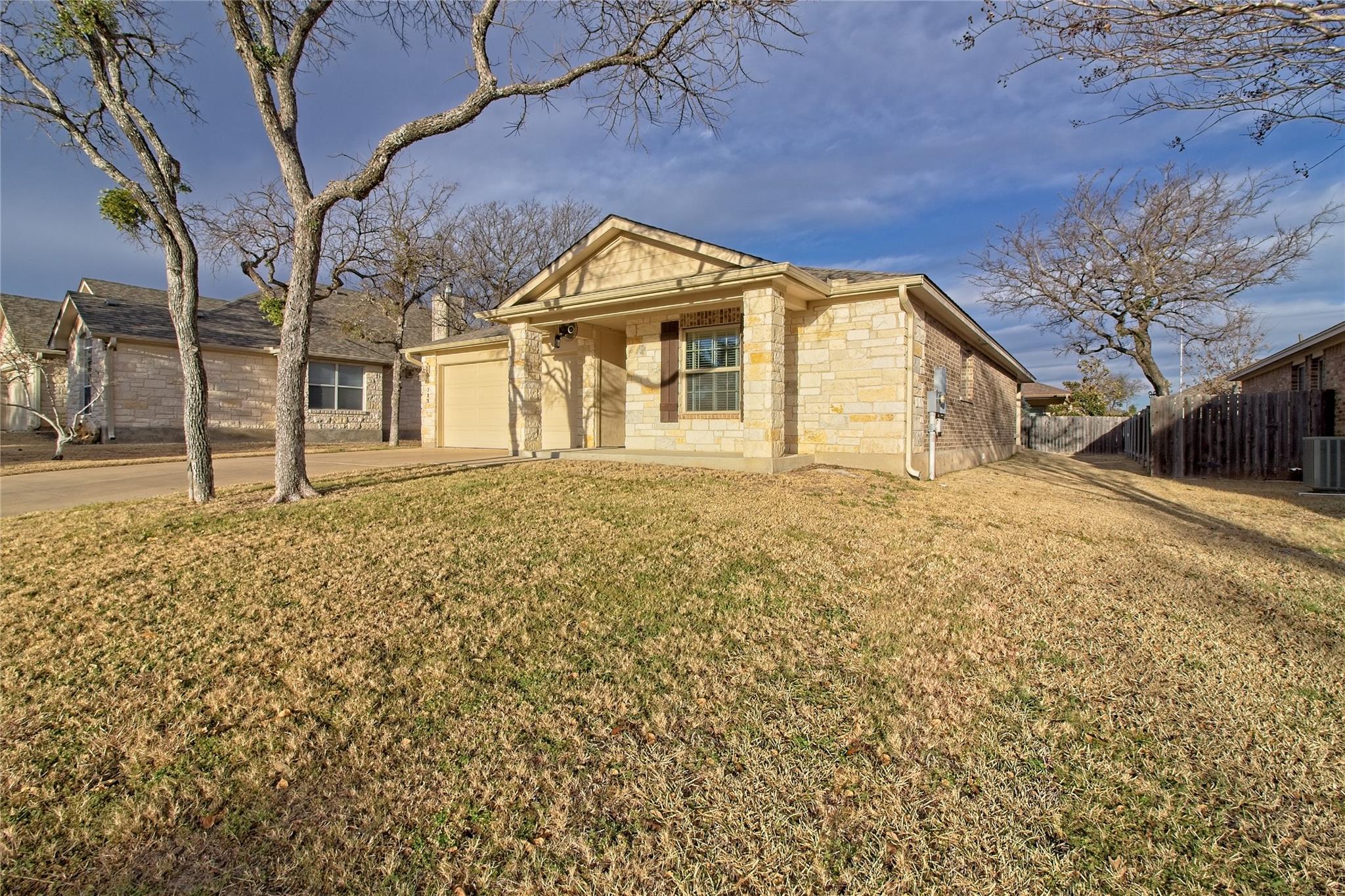 713 Hedgewood Dr, Georgetown, TX 78628