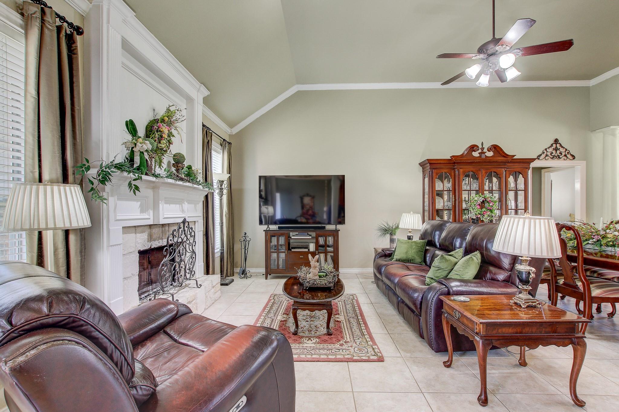 200 Carriage House Rd, Salado, TX 76571