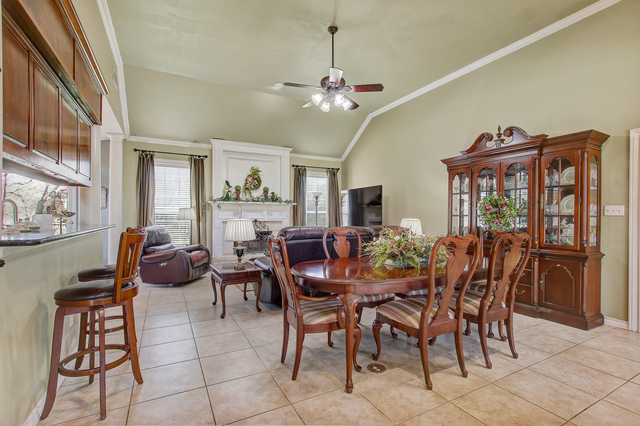 200 Carriage House Rd, Salado, TX 76571