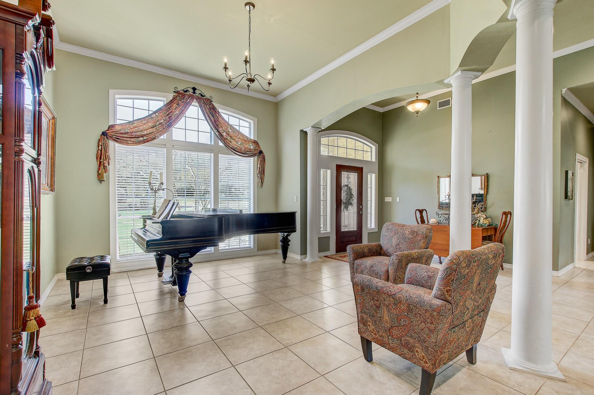 200 Carriage House Rd, Salado, TX 76571