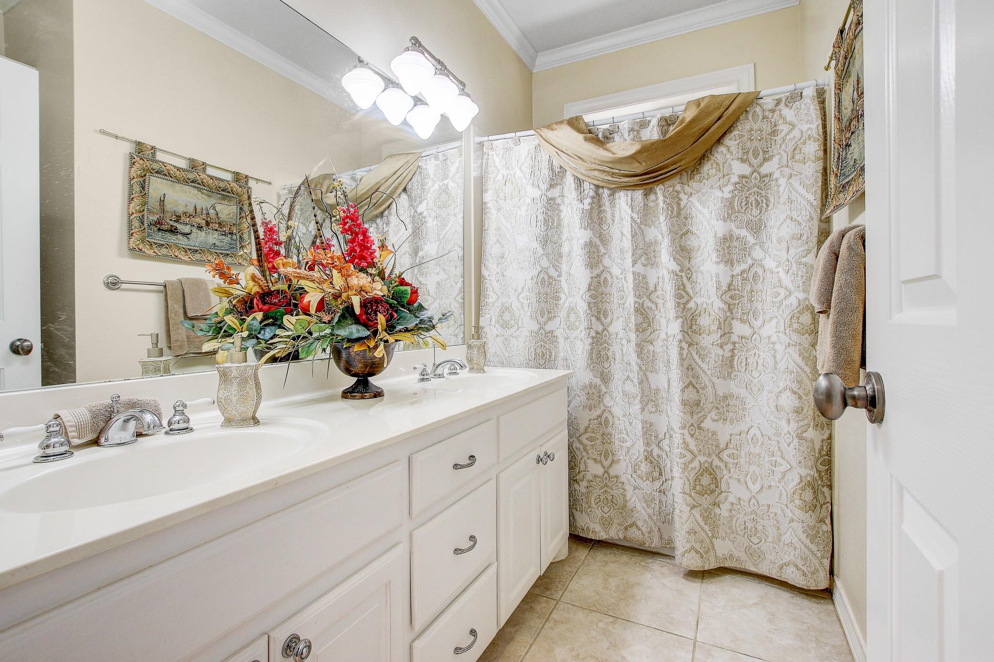 200 Carriage House Rd, Salado, TX 76571