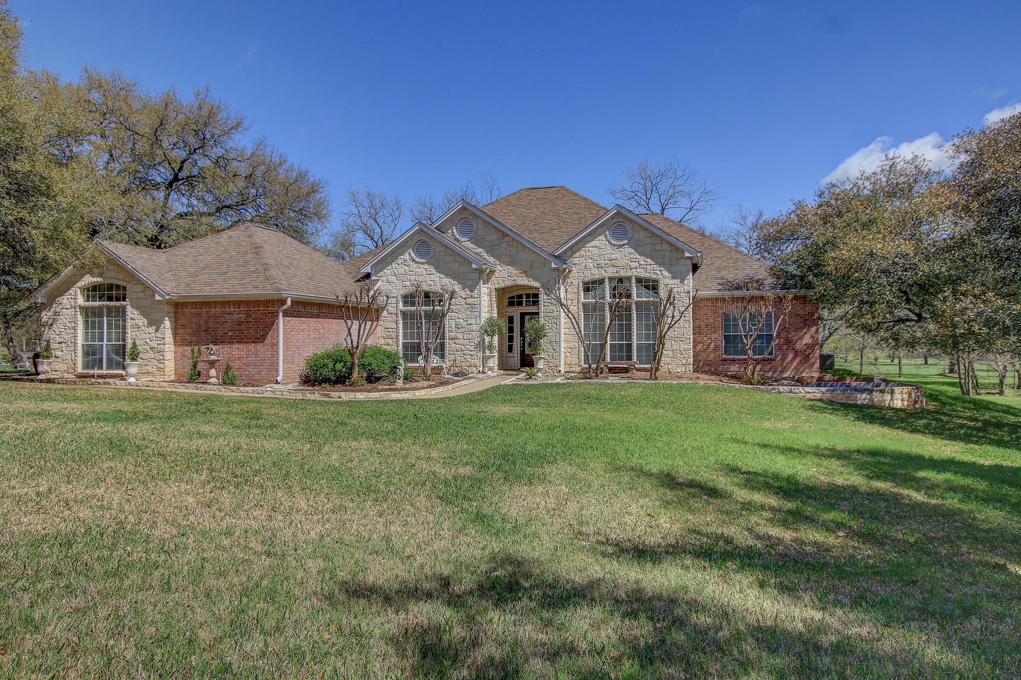 200 Carriage House Rd, Salado, TX 76571