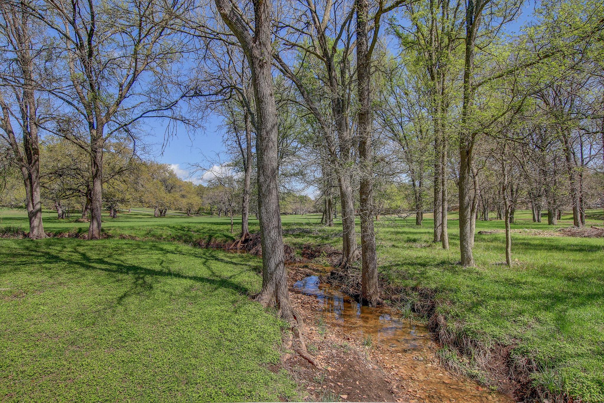 200 Carriage House Rd, Salado, TX 76571