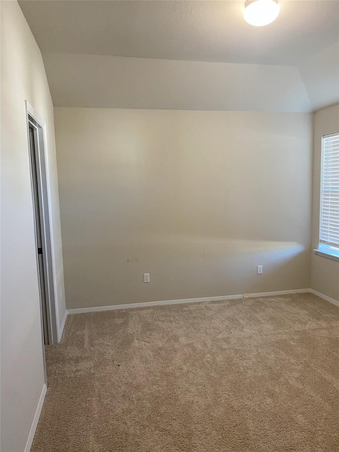 211 Living Reef Dr, Maxwell, TX 78656