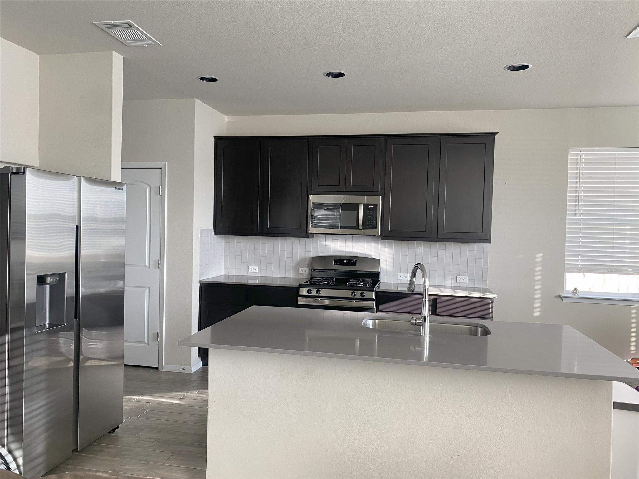 211 Living Reef Dr, Maxwell, TX 78656