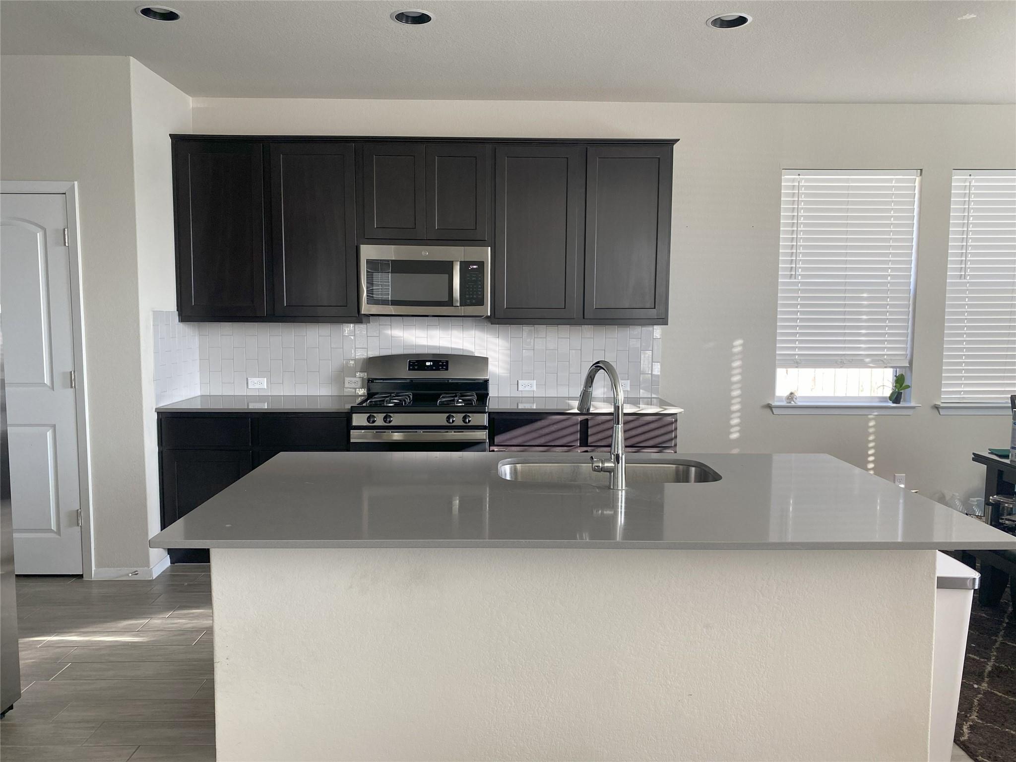 211 Living Reef Dr, Maxwell, TX 78656