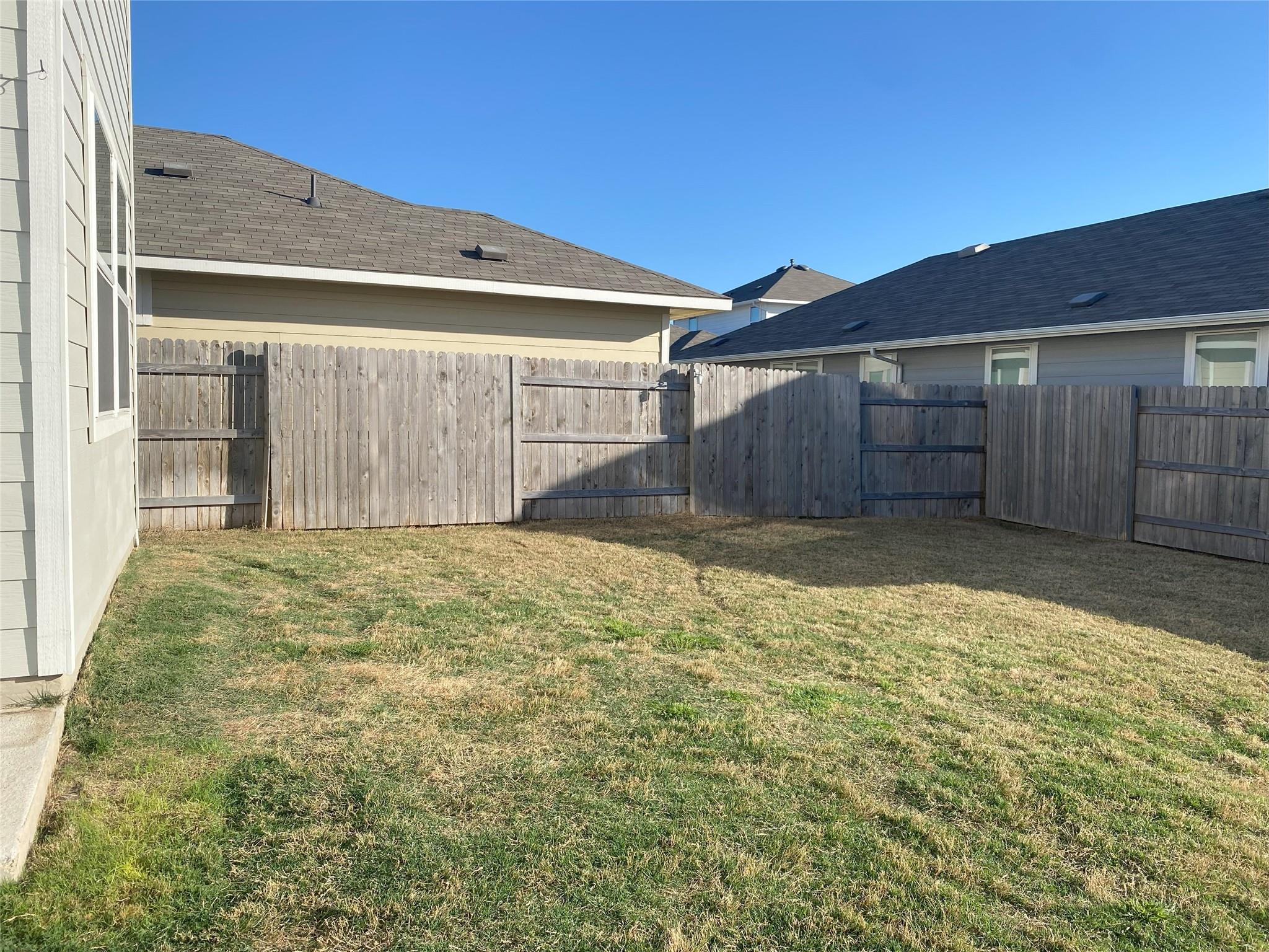 211 Living Reef Dr, Maxwell, TX 78656