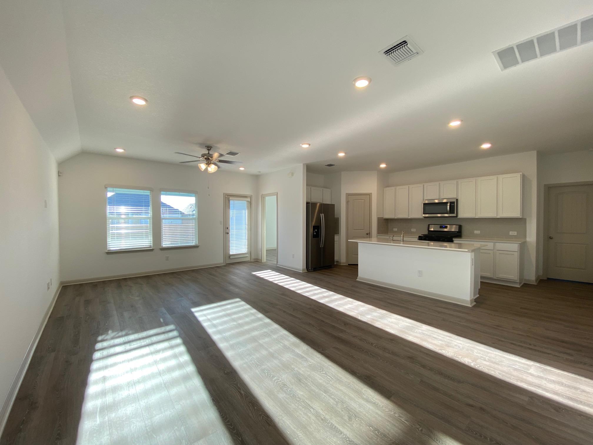 130 Fort Clark Springs Dr, Hutto, TX 78634