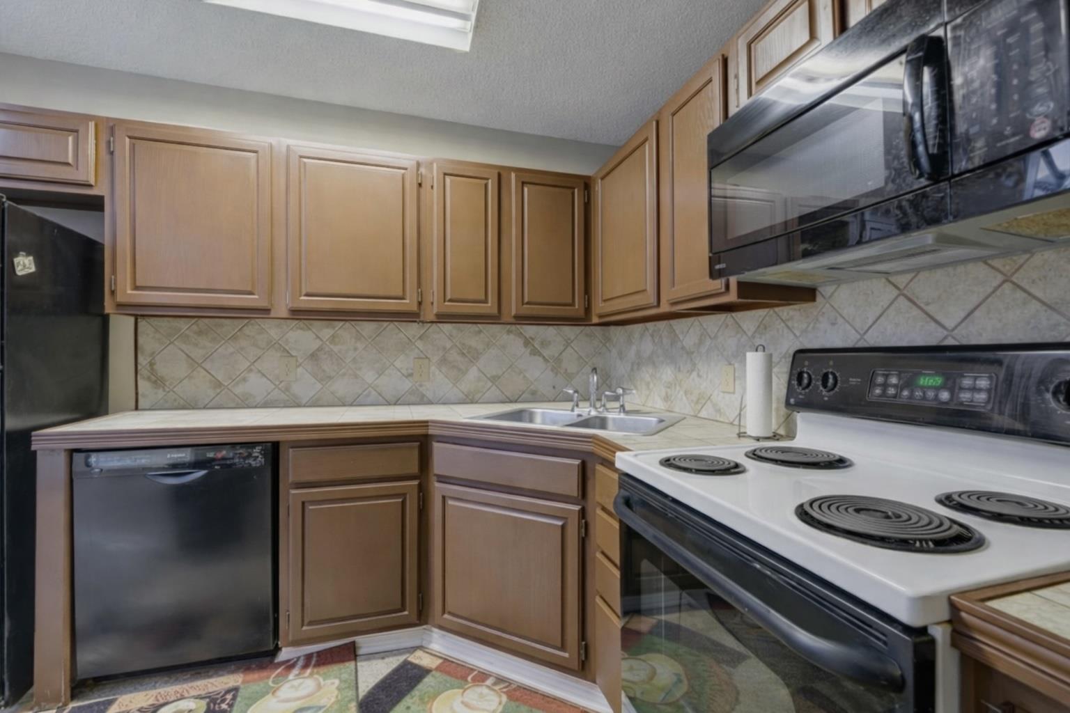 2409 Leon St # 102, Austin, TX 78705