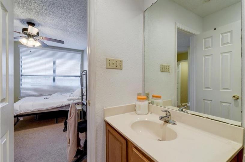 2409 Leon St # 102, Austin, TX 78705