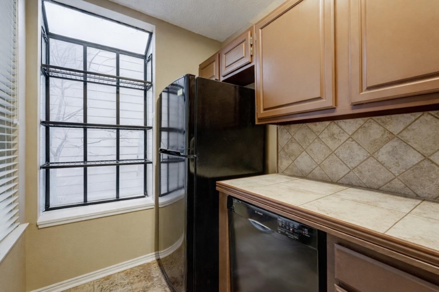 2409 Leon St # 102, Austin, TX 78705