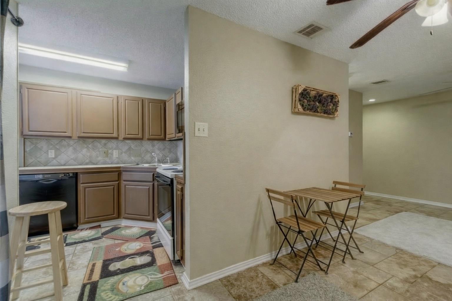 2409 Leon St # 102, Austin, TX 78705