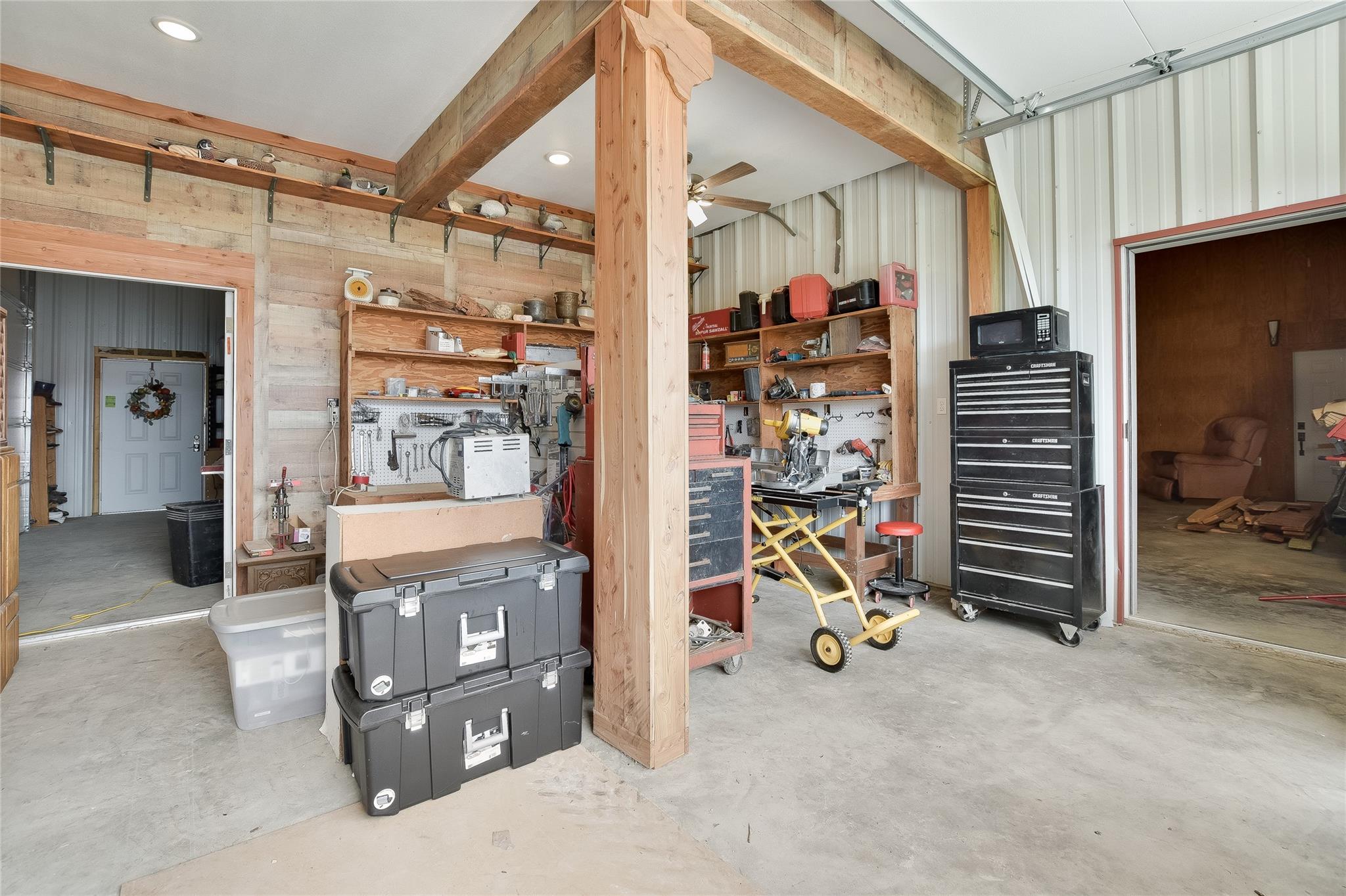 2187 Highway 290 E, McDade, TX 78650