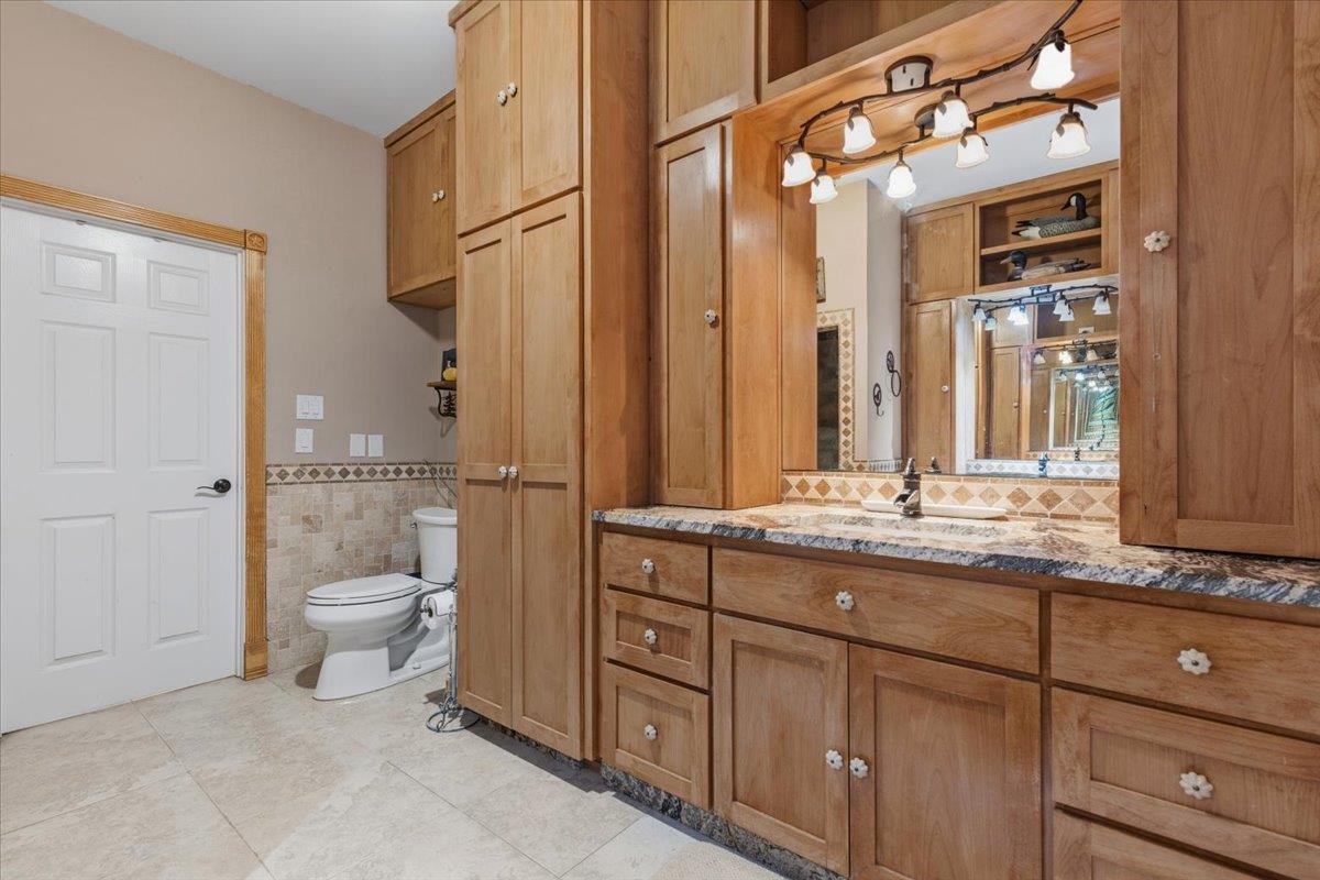 2187 Highway 290 E, McDade, TX 78650