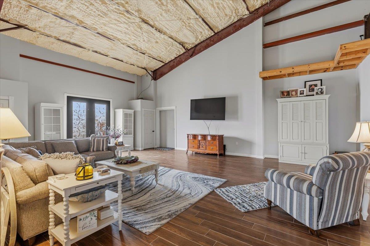 2187 Highway 290 E, McDade, TX 78650