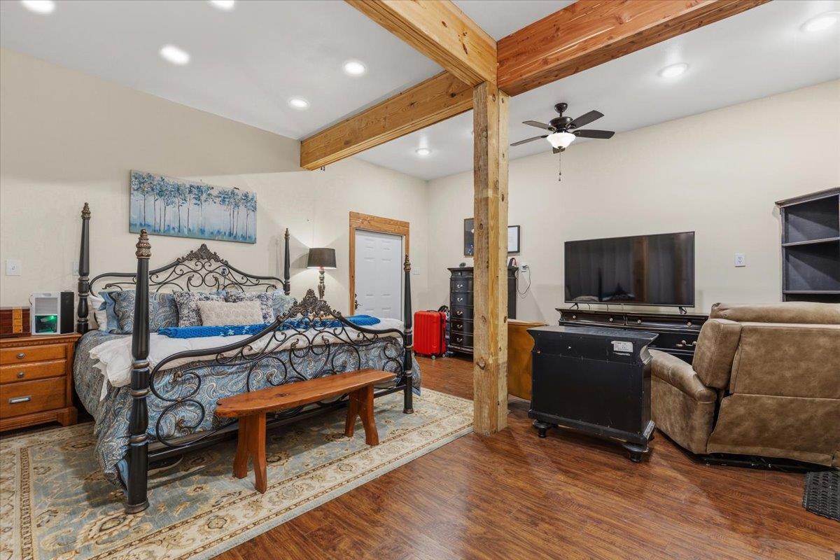 2187 Highway 290 E, McDade, TX 78650