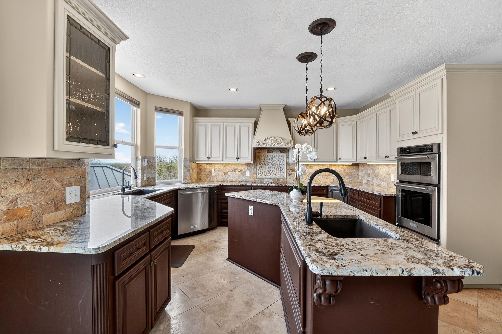 112 Big Sky Dr, Horseshoe Bay, TX 78657