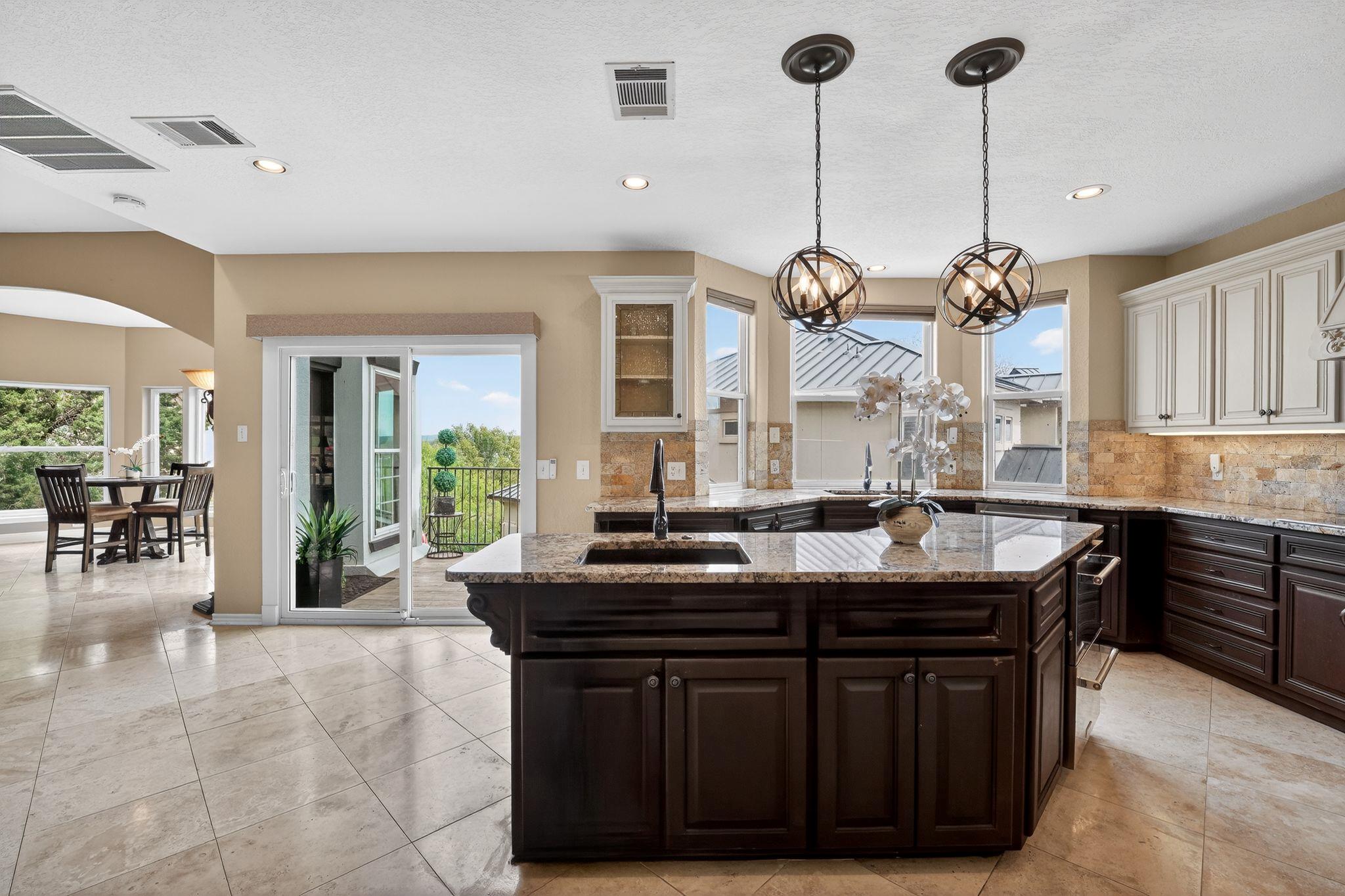 112 Big Sky Dr, Horseshoe Bay, TX 78657