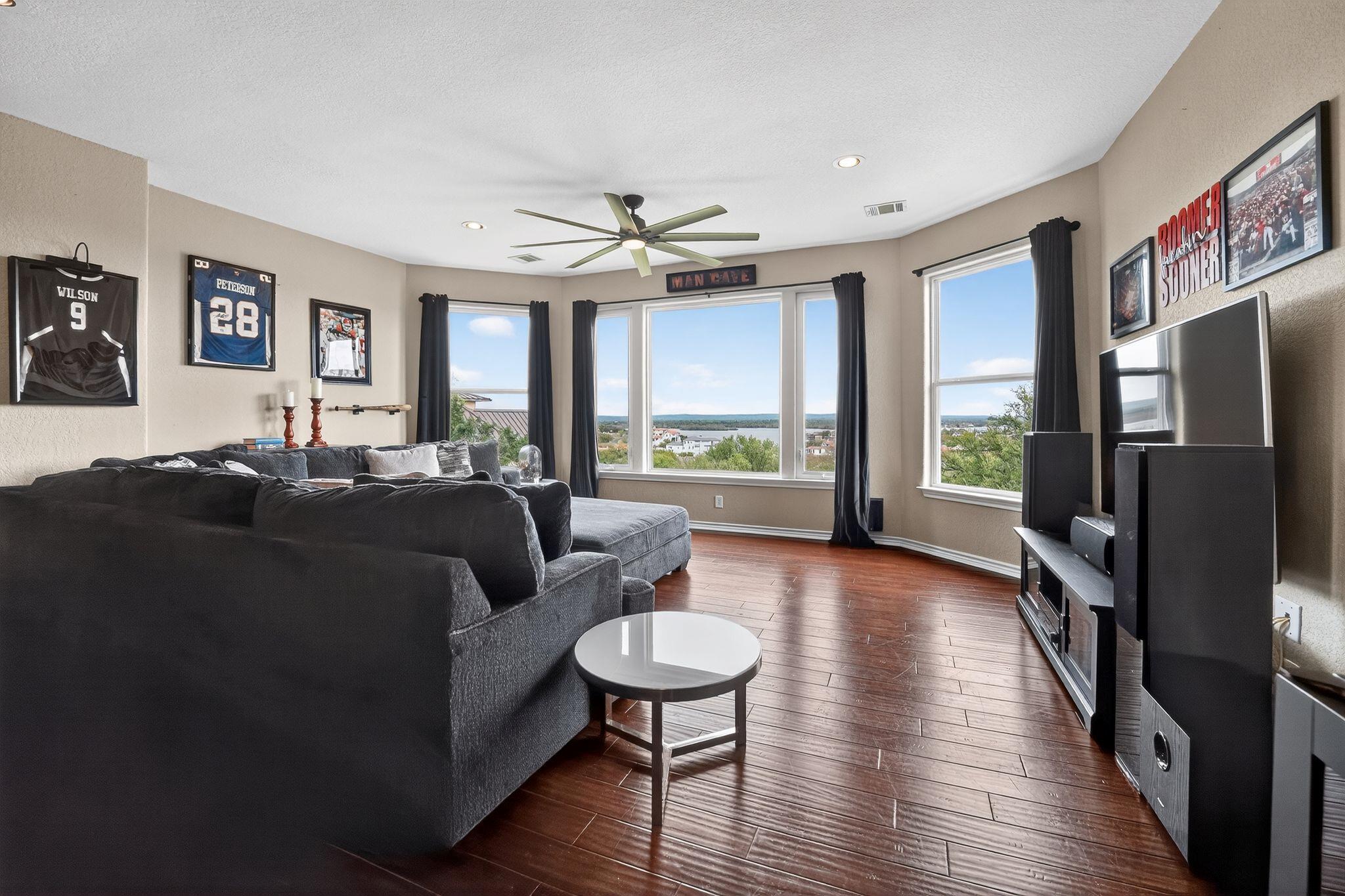 112 Big Sky Dr, Horseshoe Bay, TX 78657