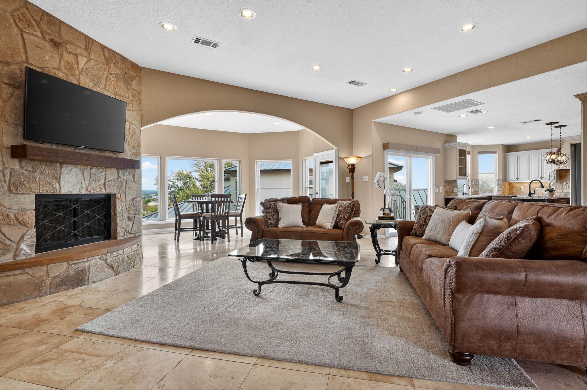 112 Big Sky Dr, Horseshoe Bay, TX 78657