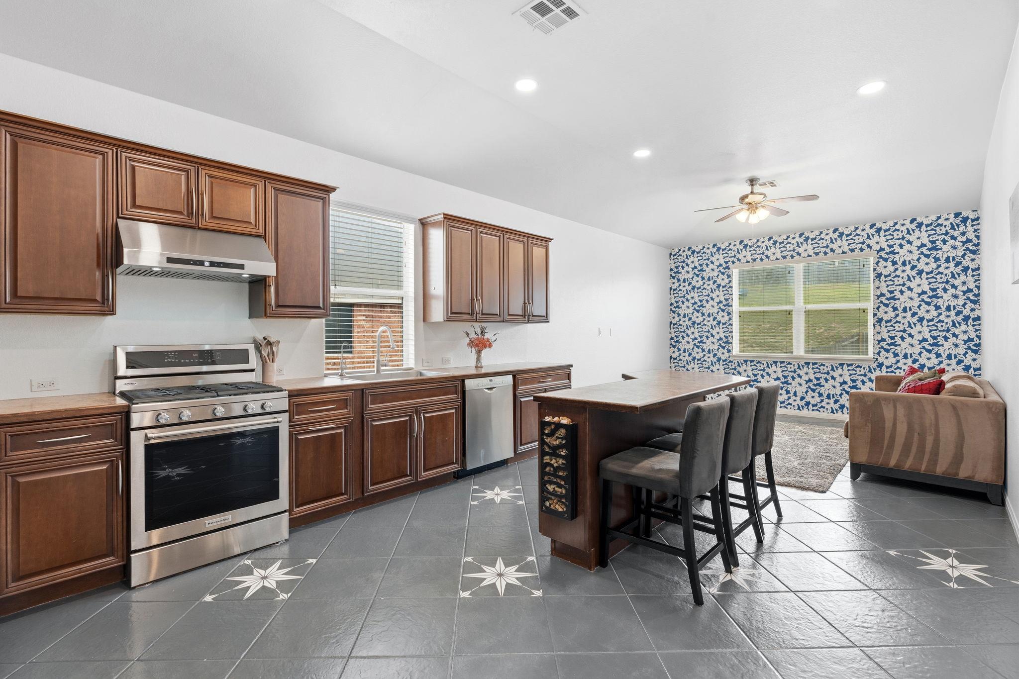 7817 Oteka Cv, Austin, TX 78735