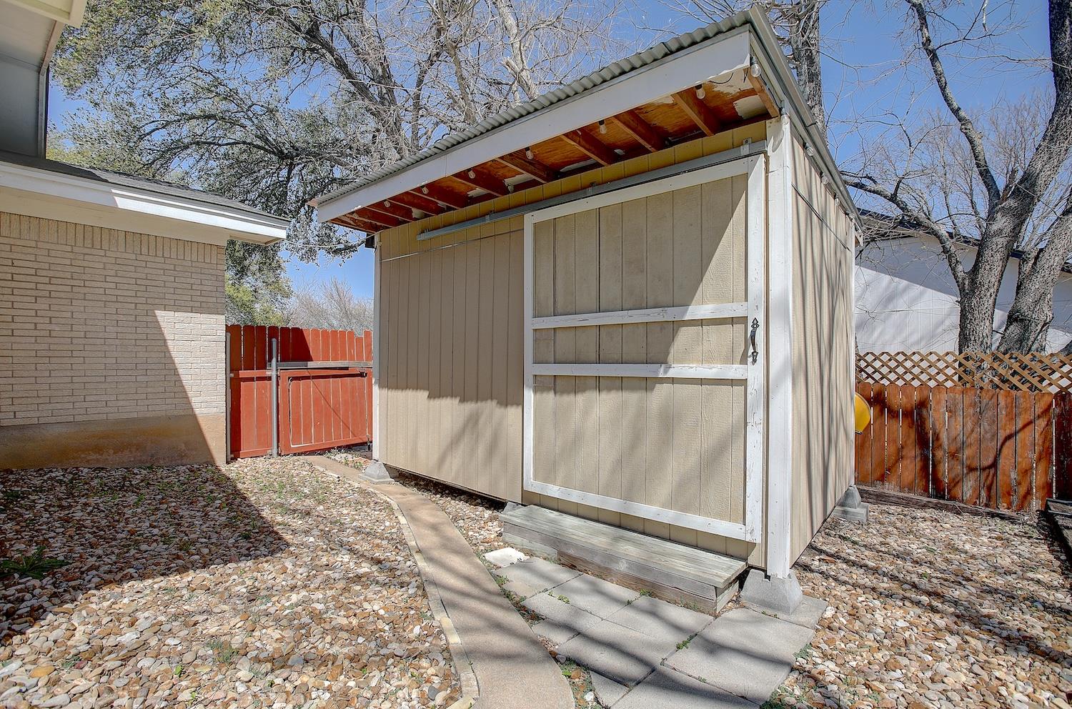 1902 E 18th St, Georgetown, TX 78626