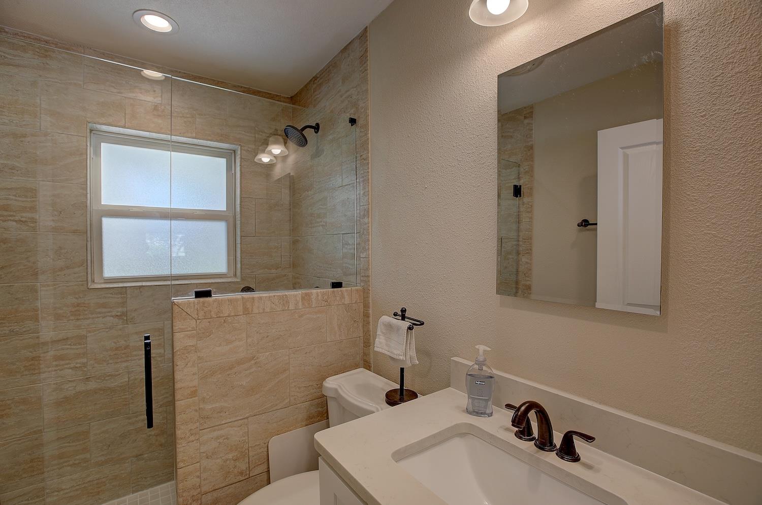 1902 E 18th St, Georgetown, TX 78626