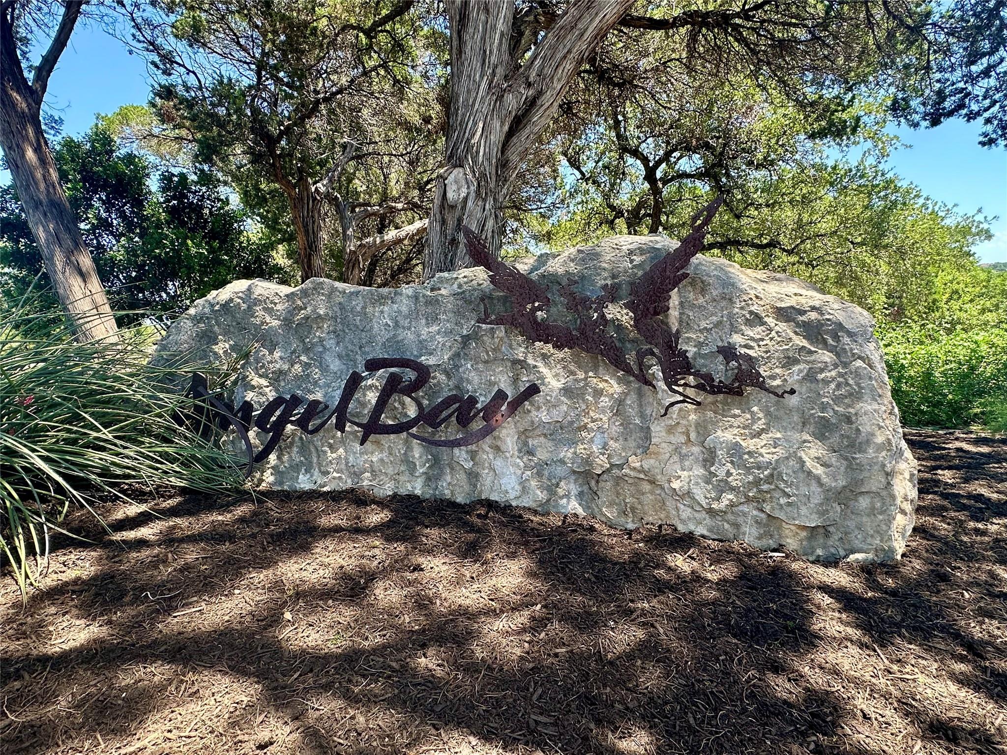 105 N Angel Light Dr, Spicewood, TX 78669