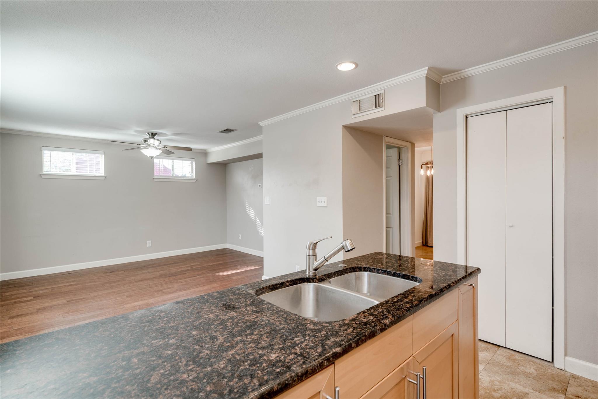 2101 Polaris Ave # 8, Austin, TX 78757