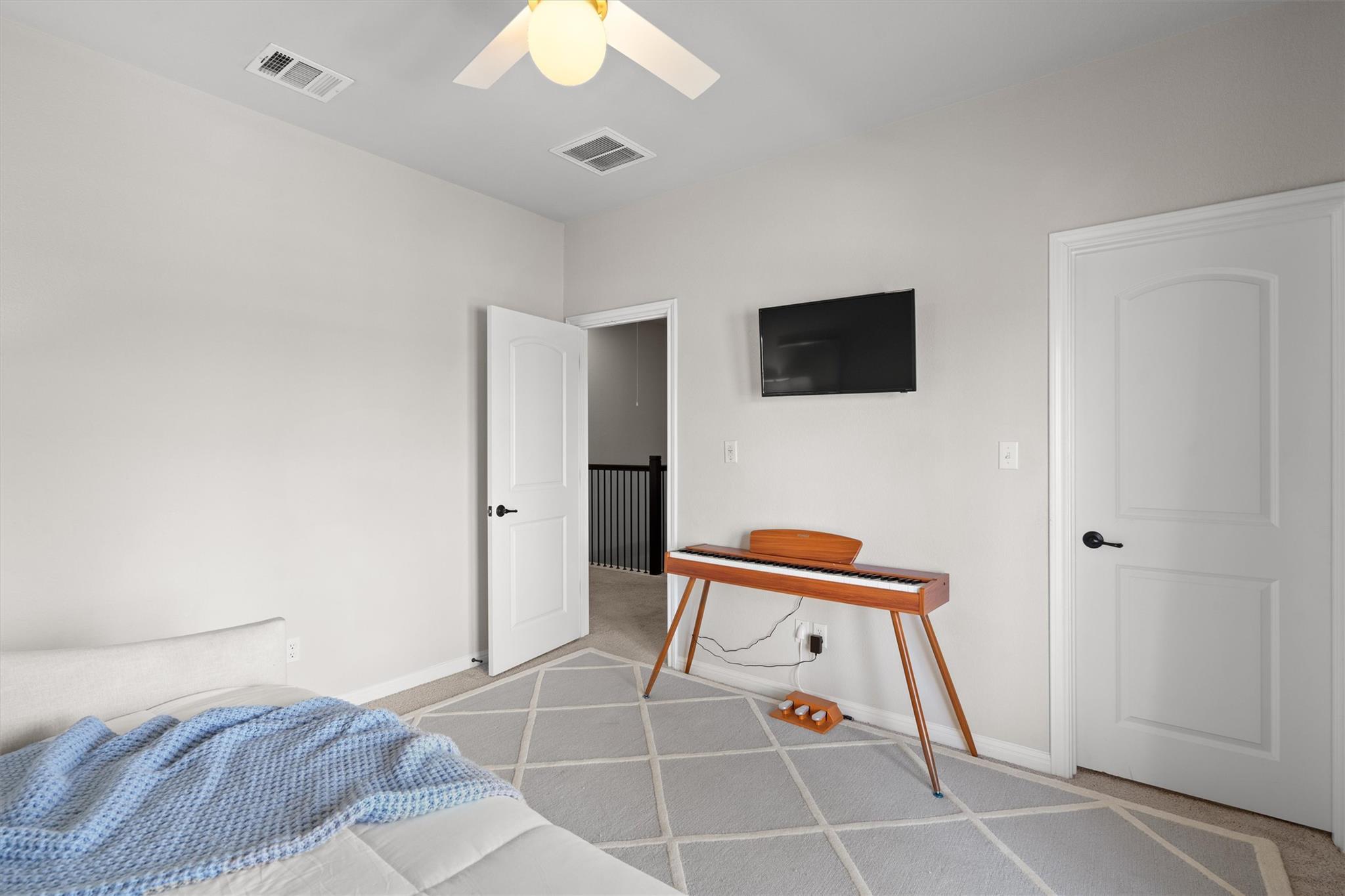 1940 Blue River Dr, Leander, TX 78641