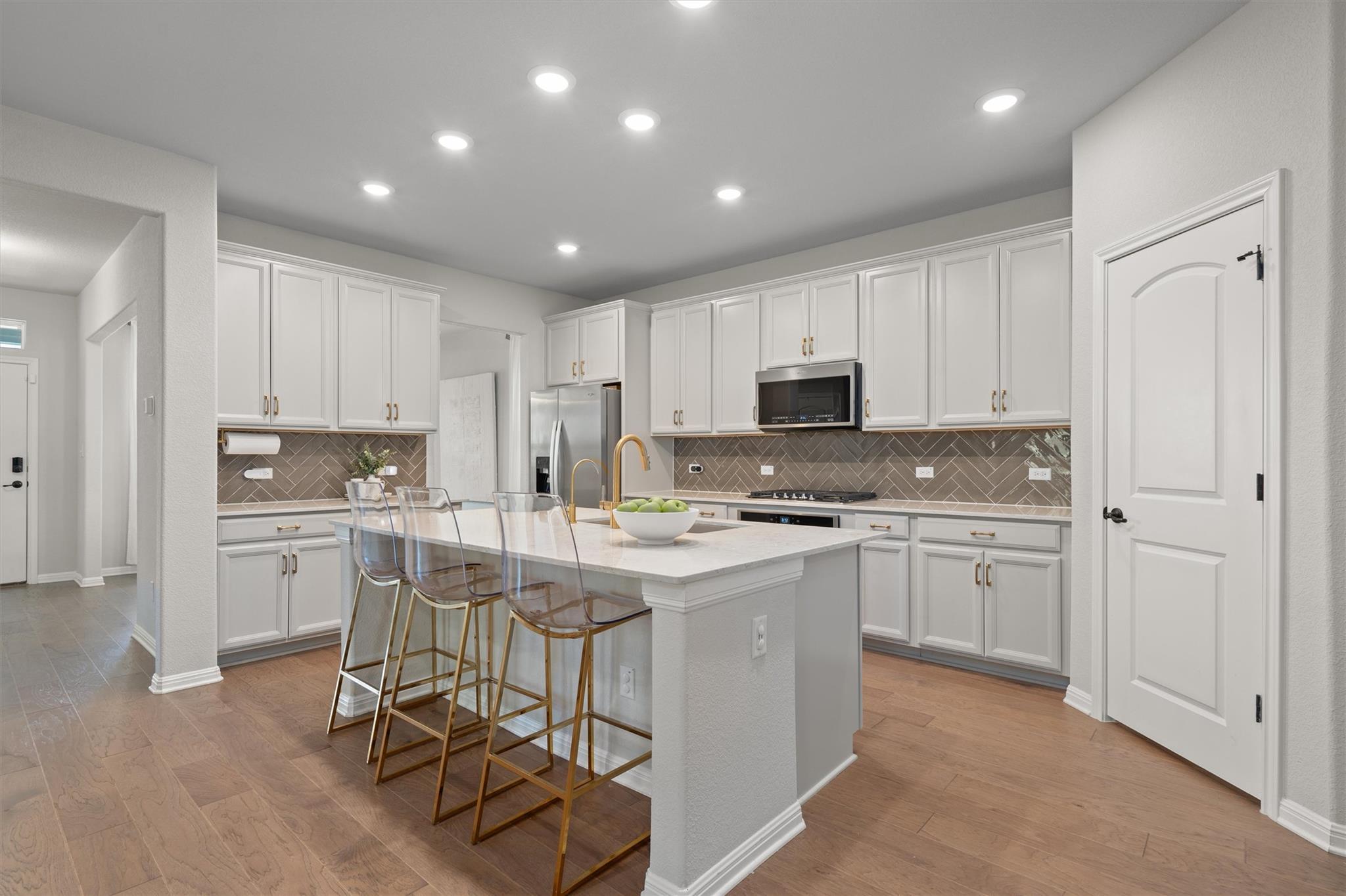 1940 Blue River Dr, Leander, TX 78641