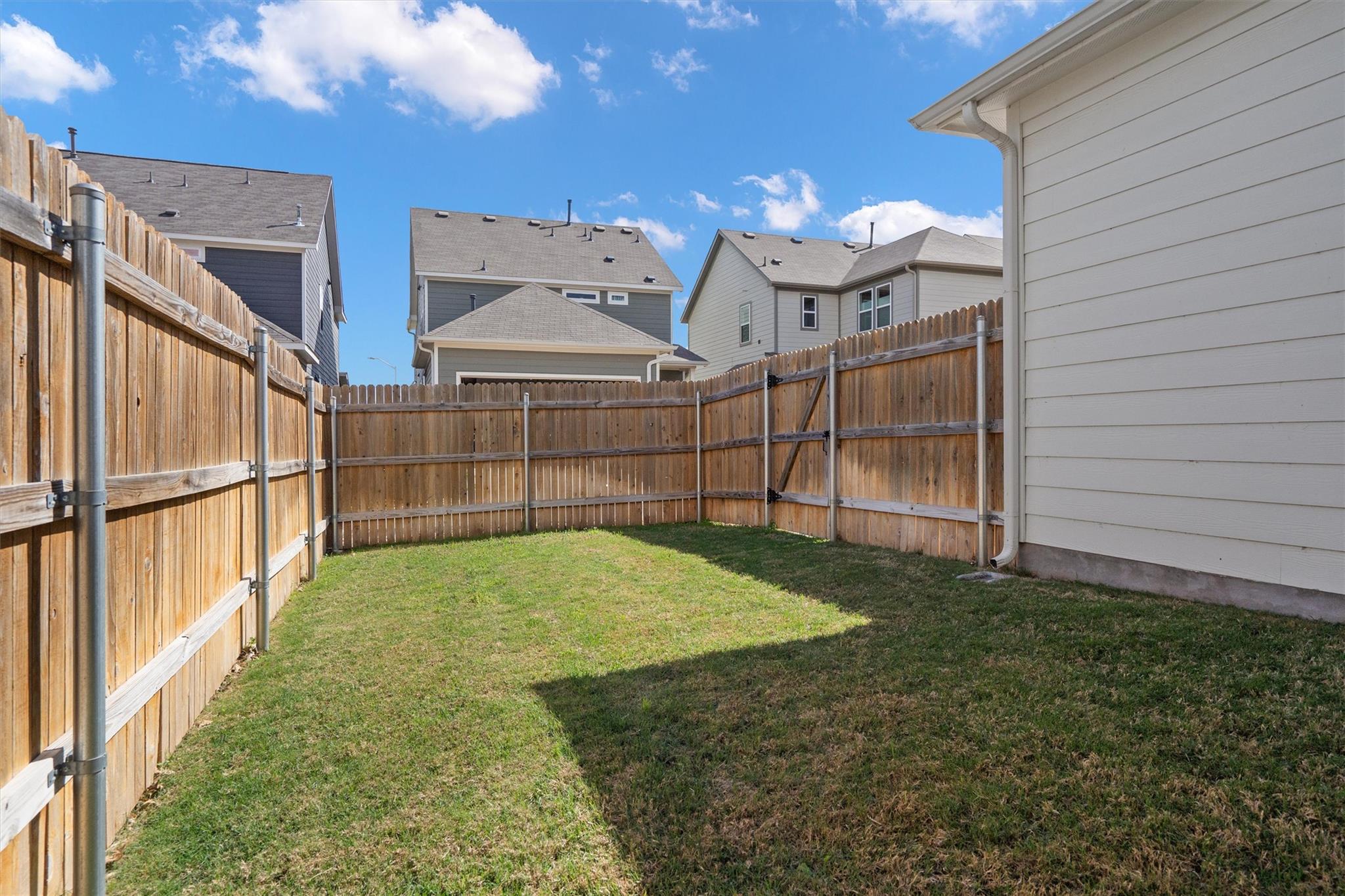 1940 Blue River Dr, Leander, TX 78641